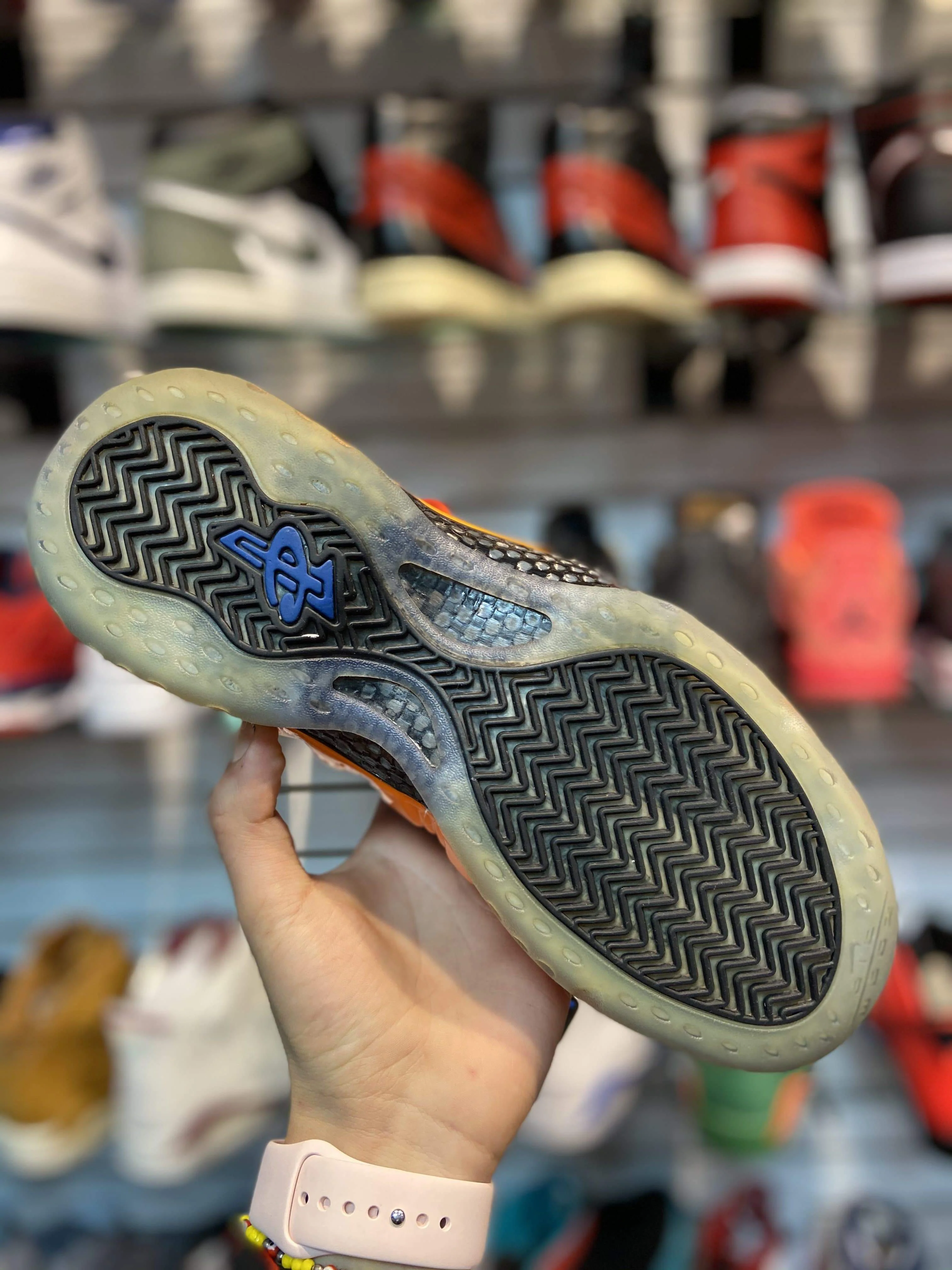 Air Foamposite One “Knicks” - Image 3