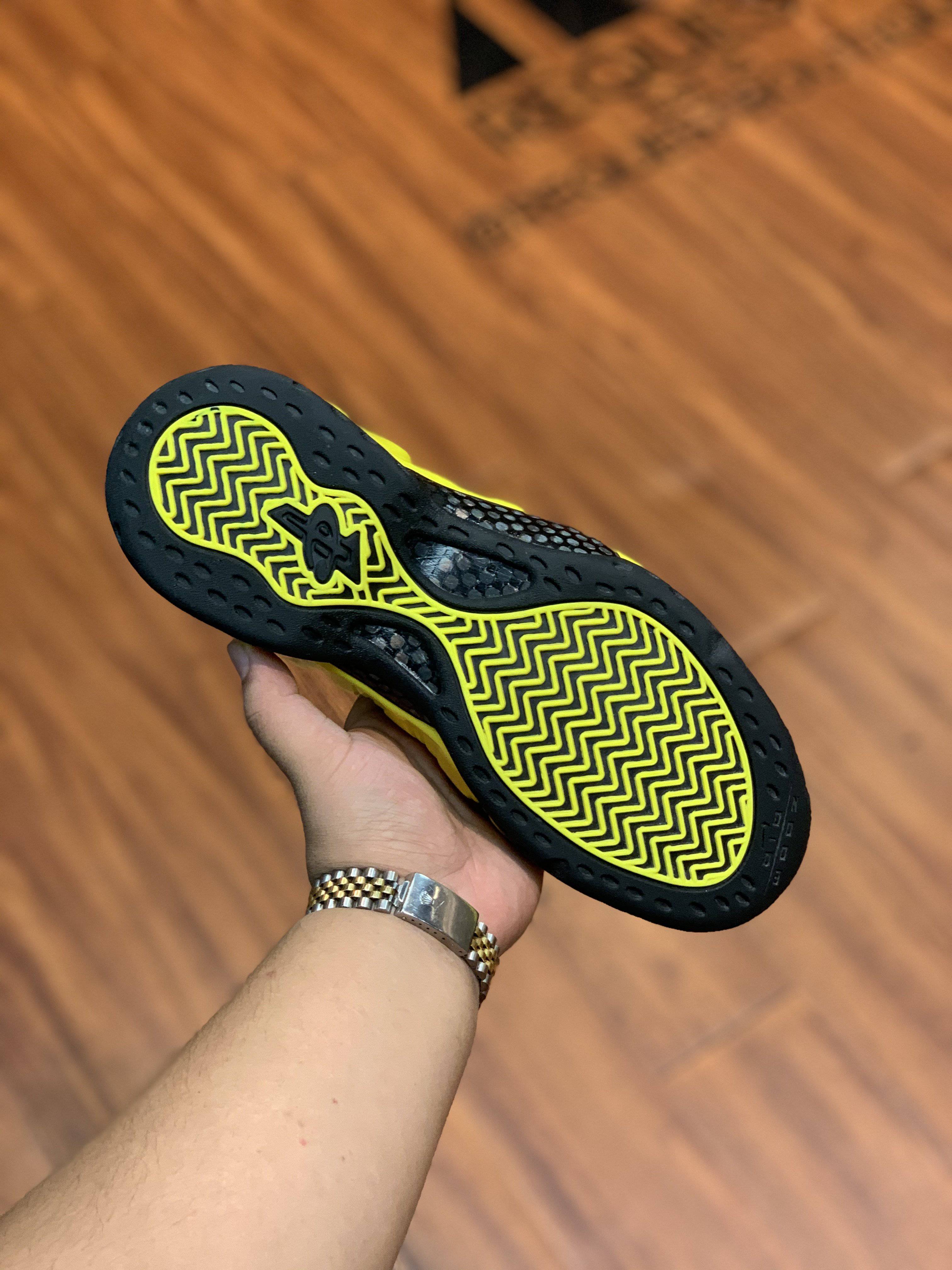 Air Foamposite One “Wu-Tang Yellow” - Image 3