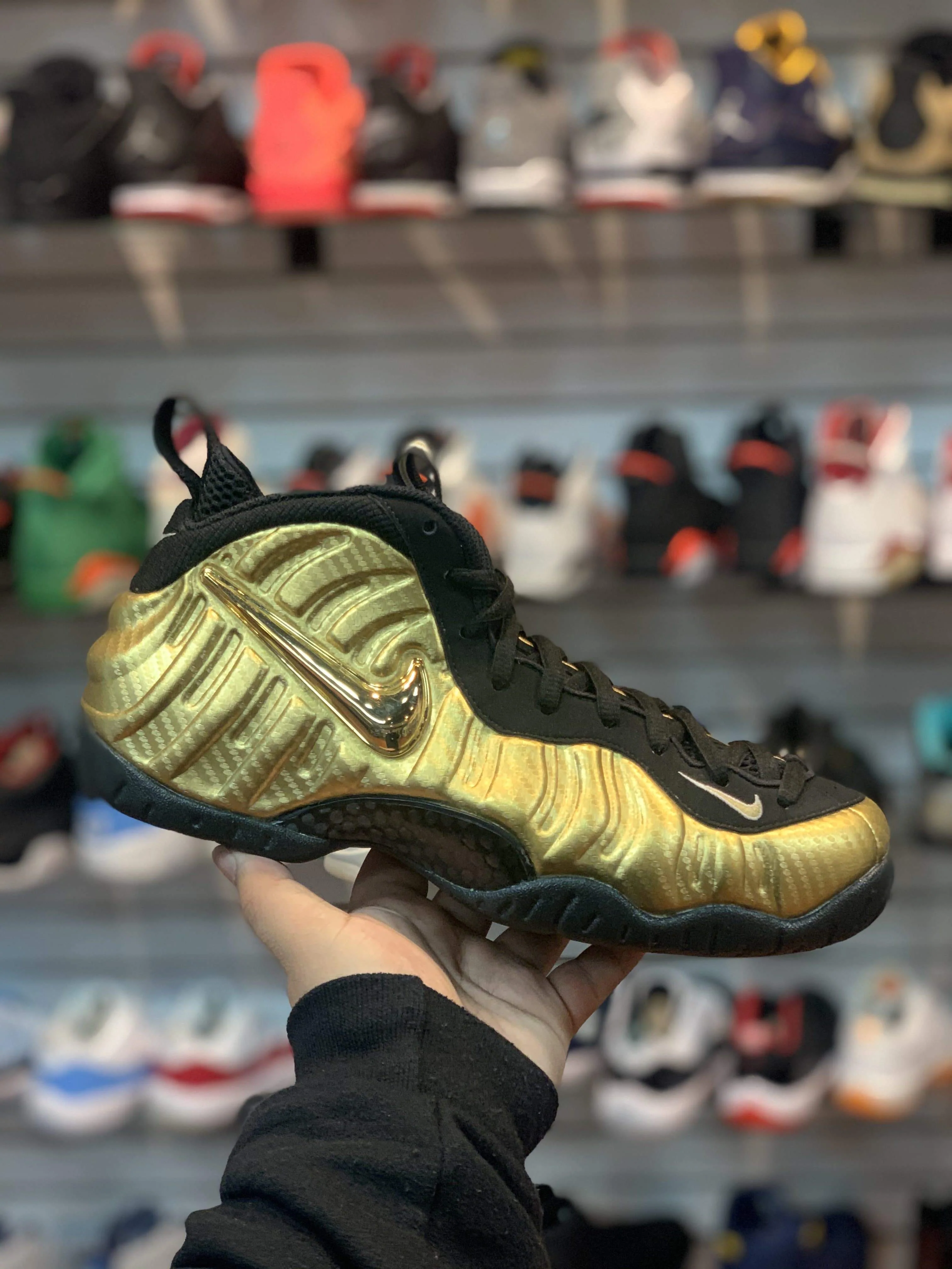 Air Foamposite Pro “Metallic Gold” - Image 2