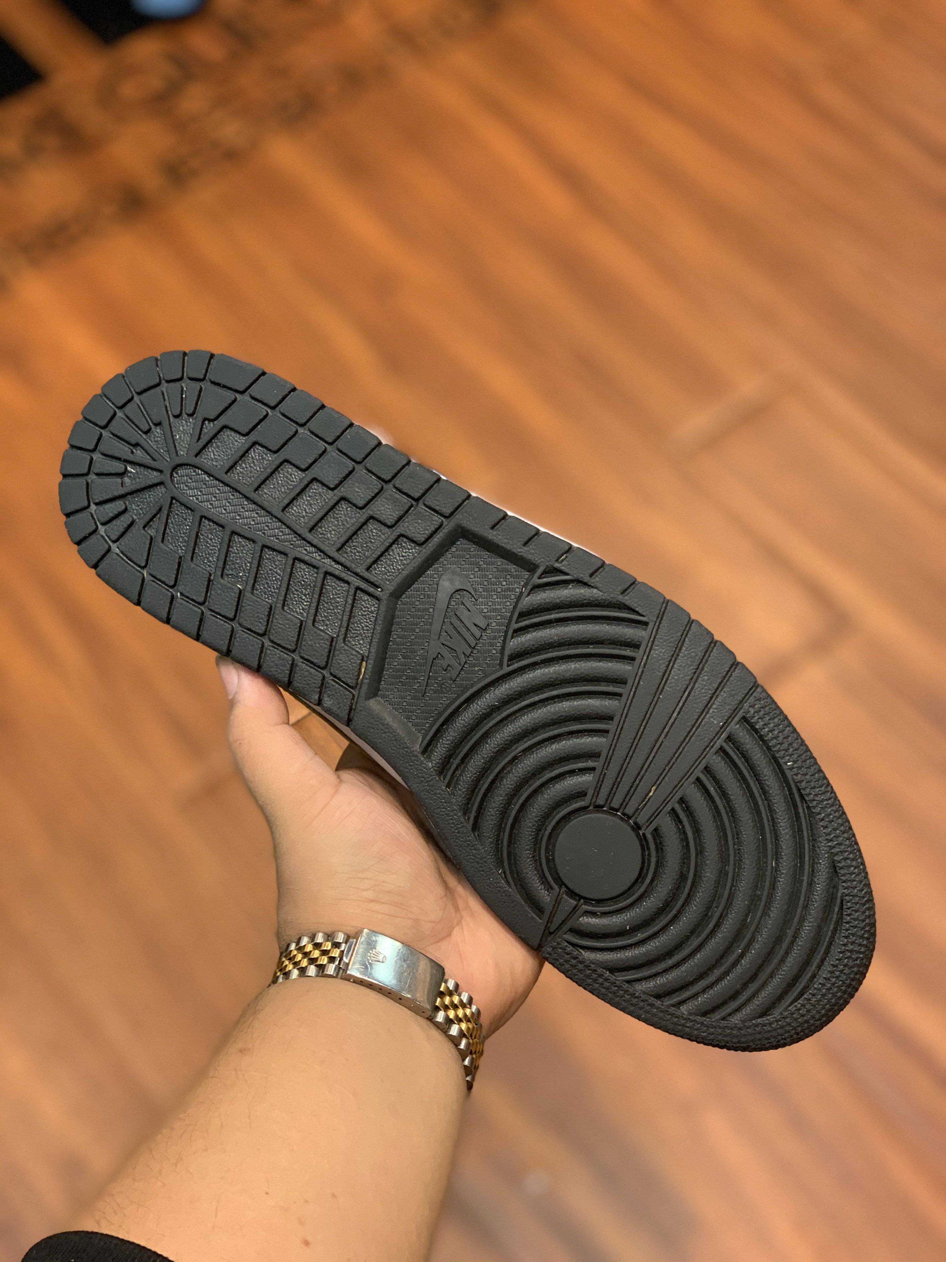 Air Jordan 1 Mid “Patent Black White Gold” - Image 3