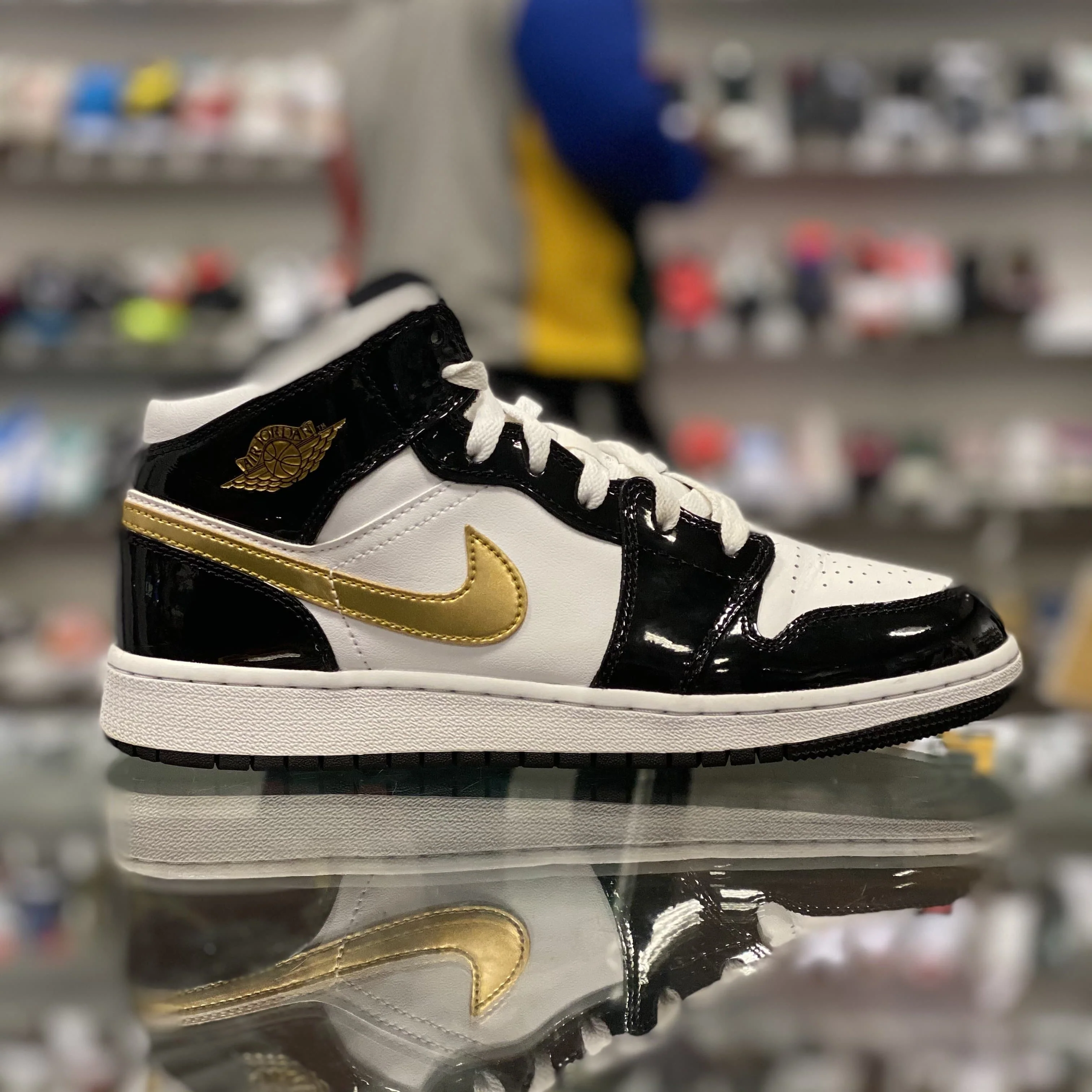 Air Jordan 1 Mid “Patent Black White Gold” - Image 4