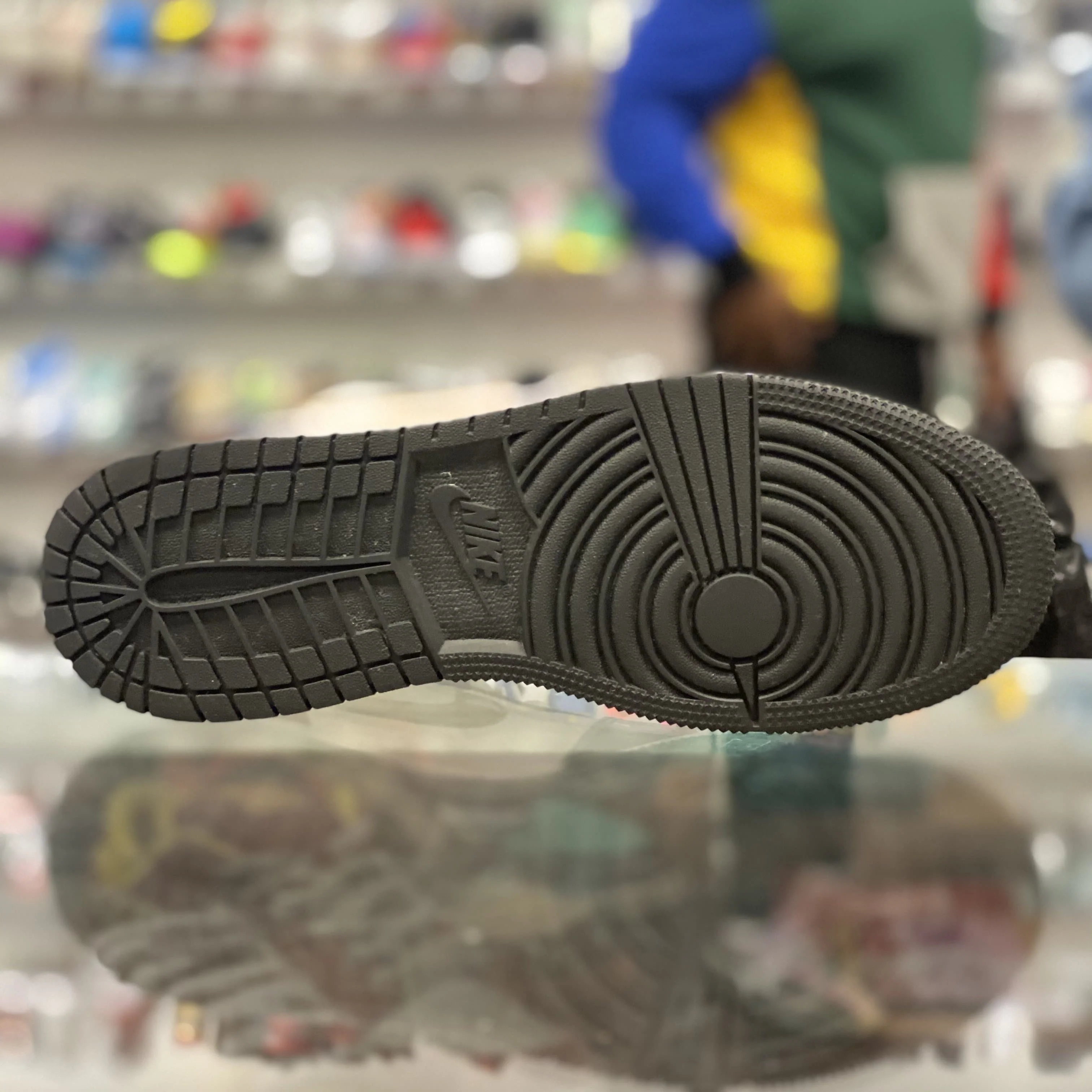 Air Jordan 1 Mid “Patent Black White Gold” - Image 5