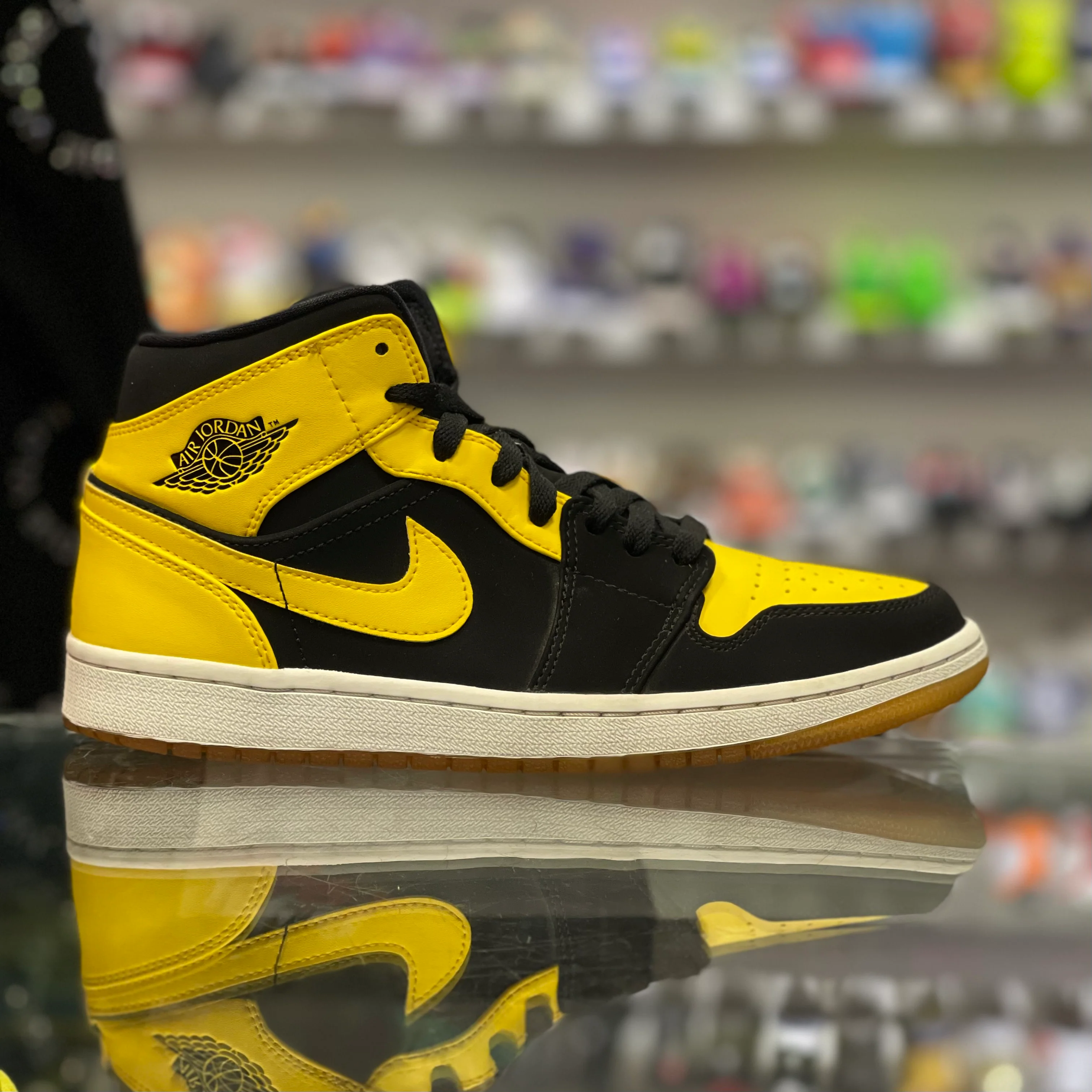 Air Jordan 1 Retro Mid “New Love 2017” - Image 17