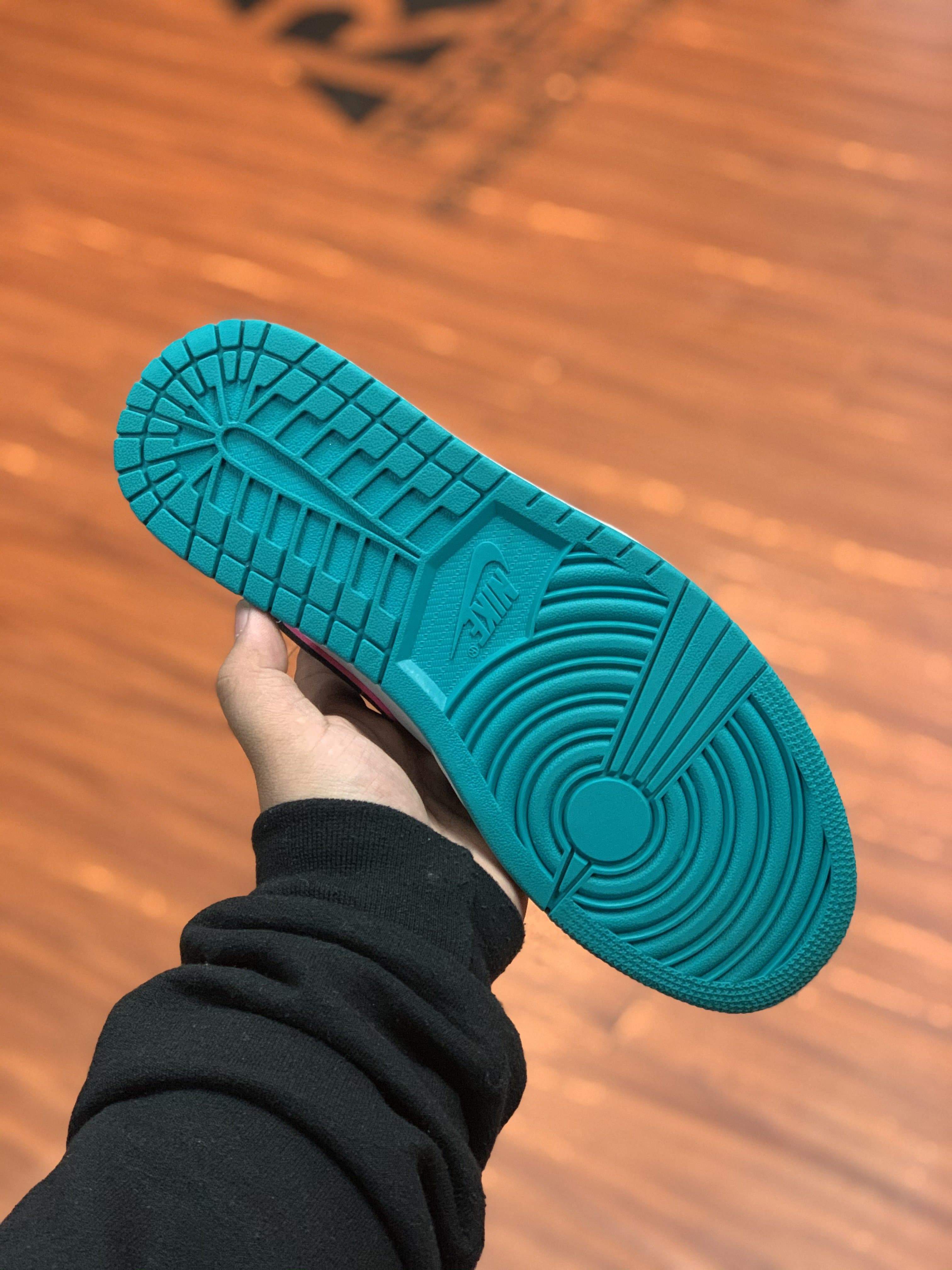 Air Jordan 1 Retro Mid “South Beach” - Image 3