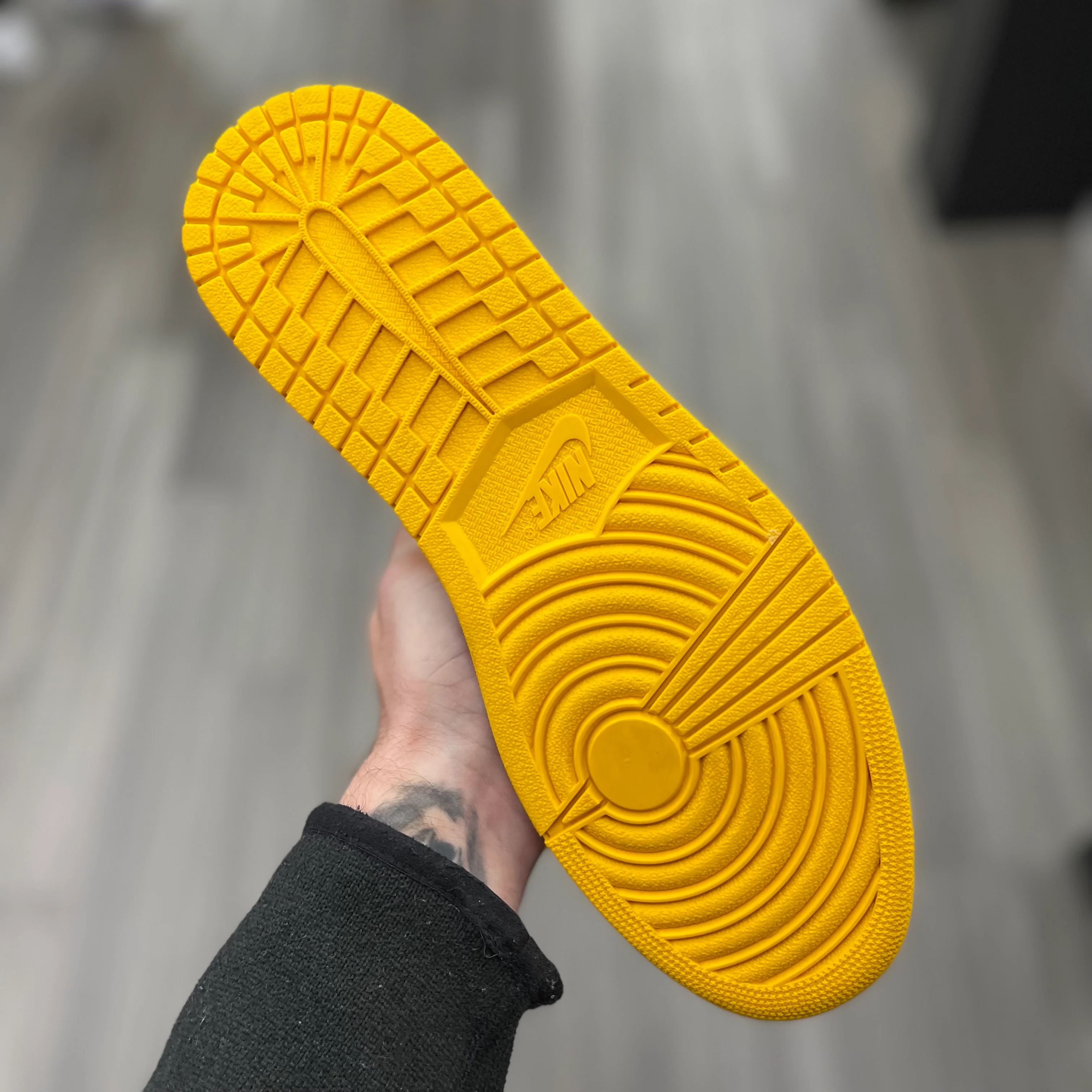 Air Jordan 1 Retro “Sonic” - Image 3