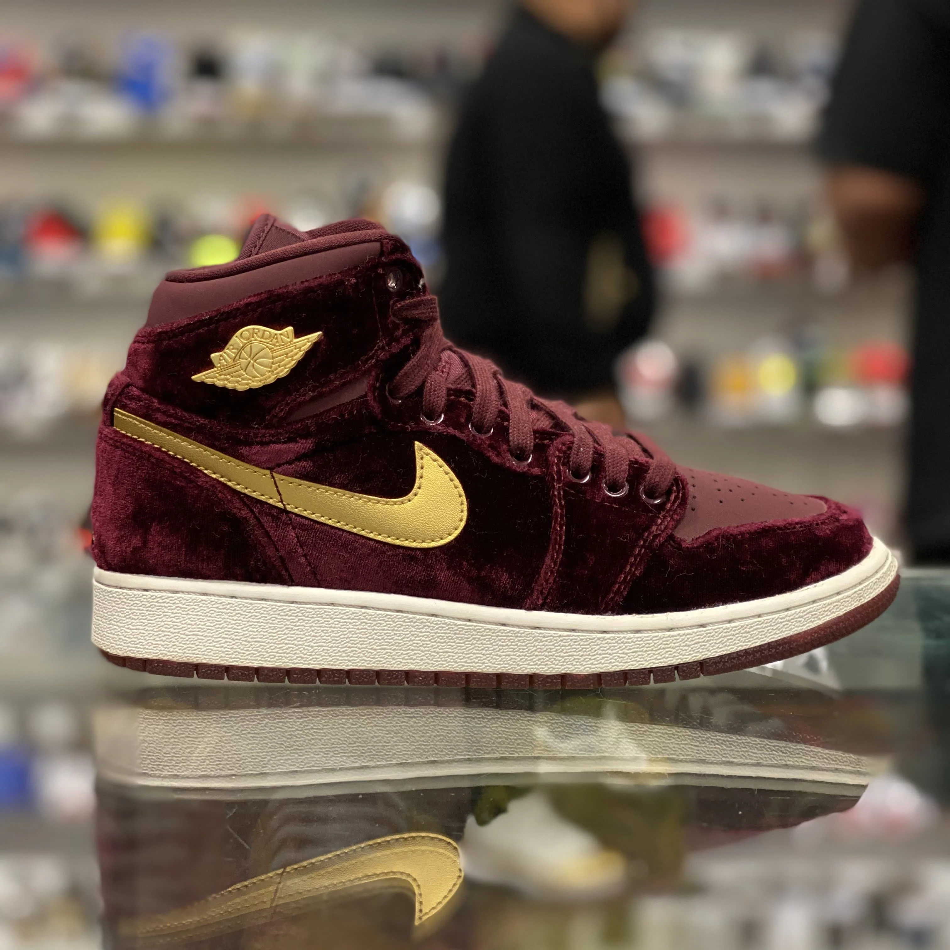 Air Jordan 1 Retro “Velvet” - Image 4