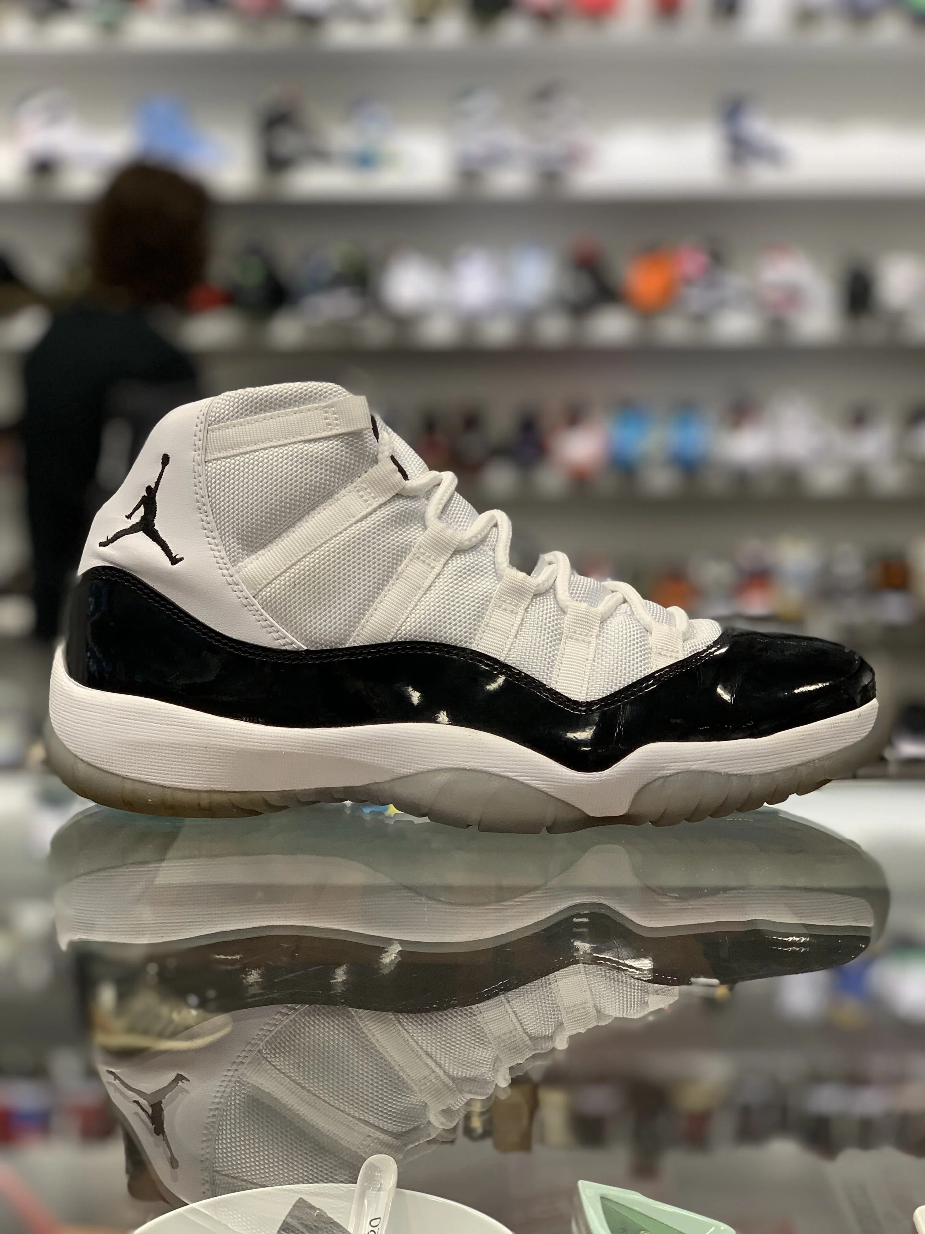Air Jordan 11 Retro 2011 “Concord” - Image 3