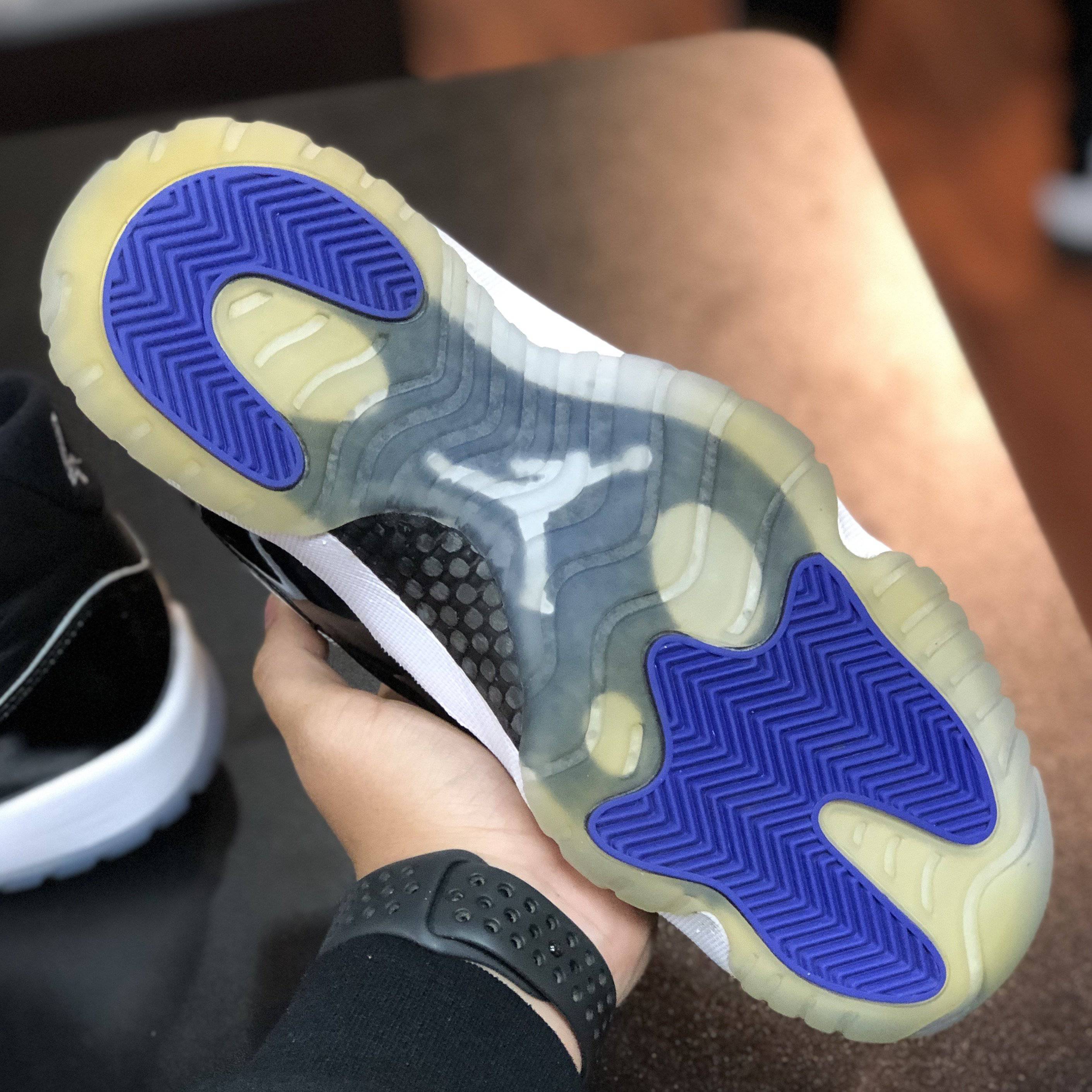 Air Jordan 11 Retro 2011 “Concord” - Image 8
