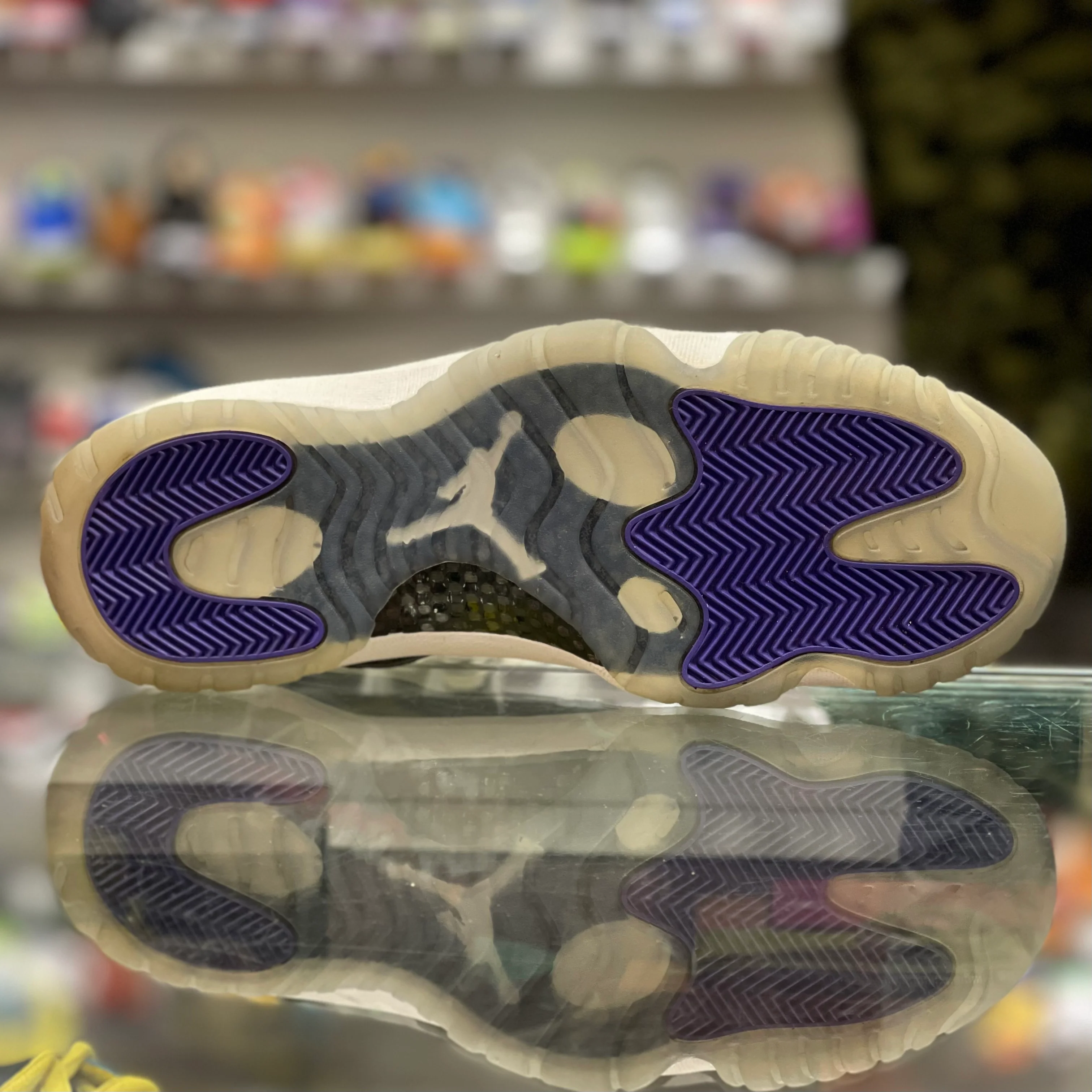 Air Jordan 11 Retro Low “Concord” - Image 7