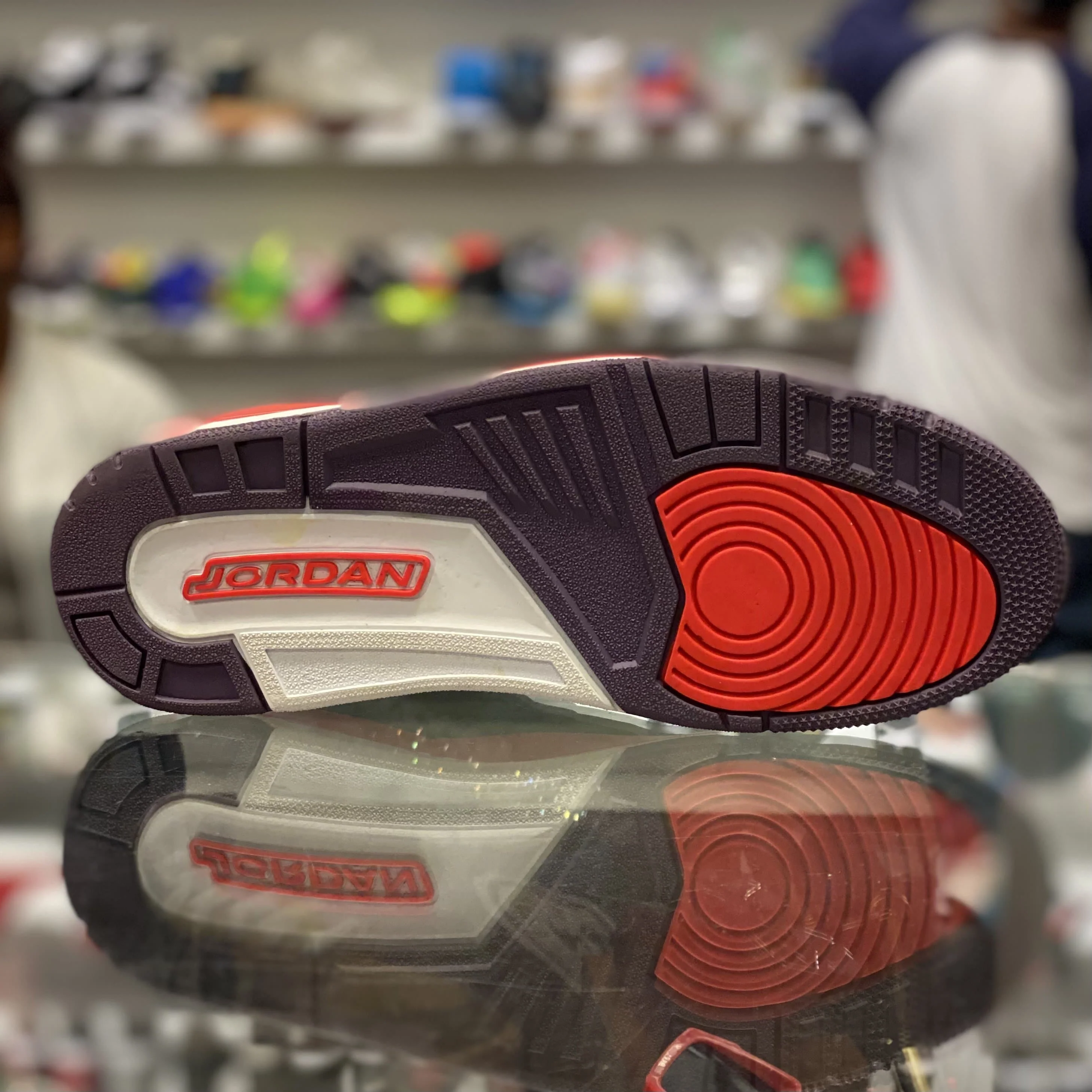 Air Jordan 3 Retro "Crimson“ - Image 2