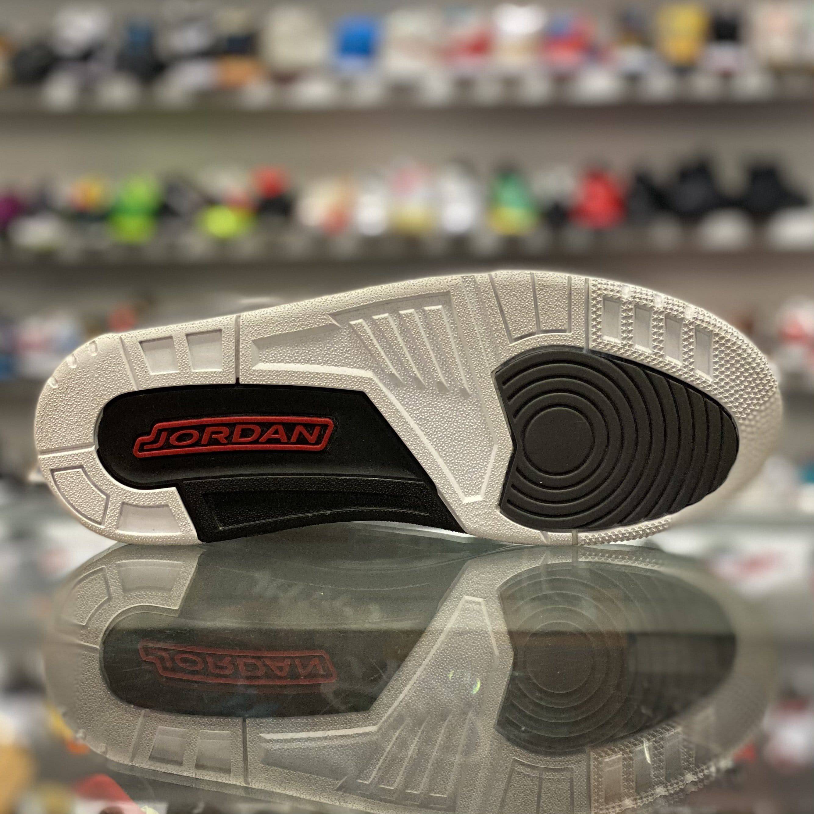 Air Jordan 3 Retro “Stealth” - Image 3