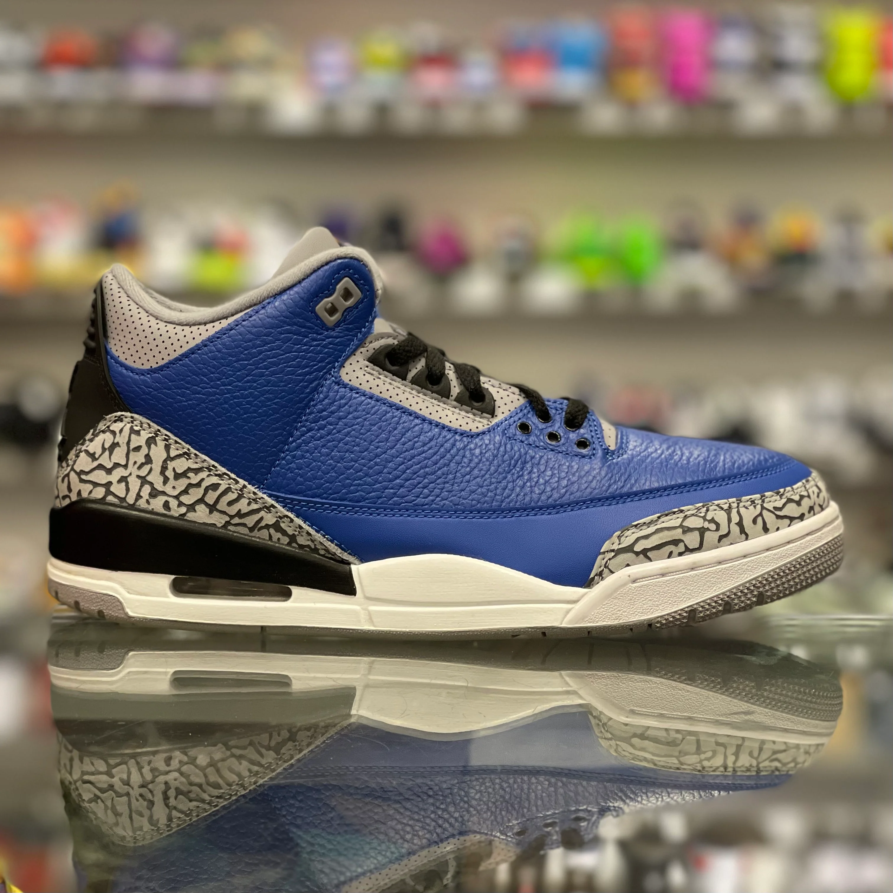 Air Jordan 3 Retro “Varsity Royal Cement” - Image 4