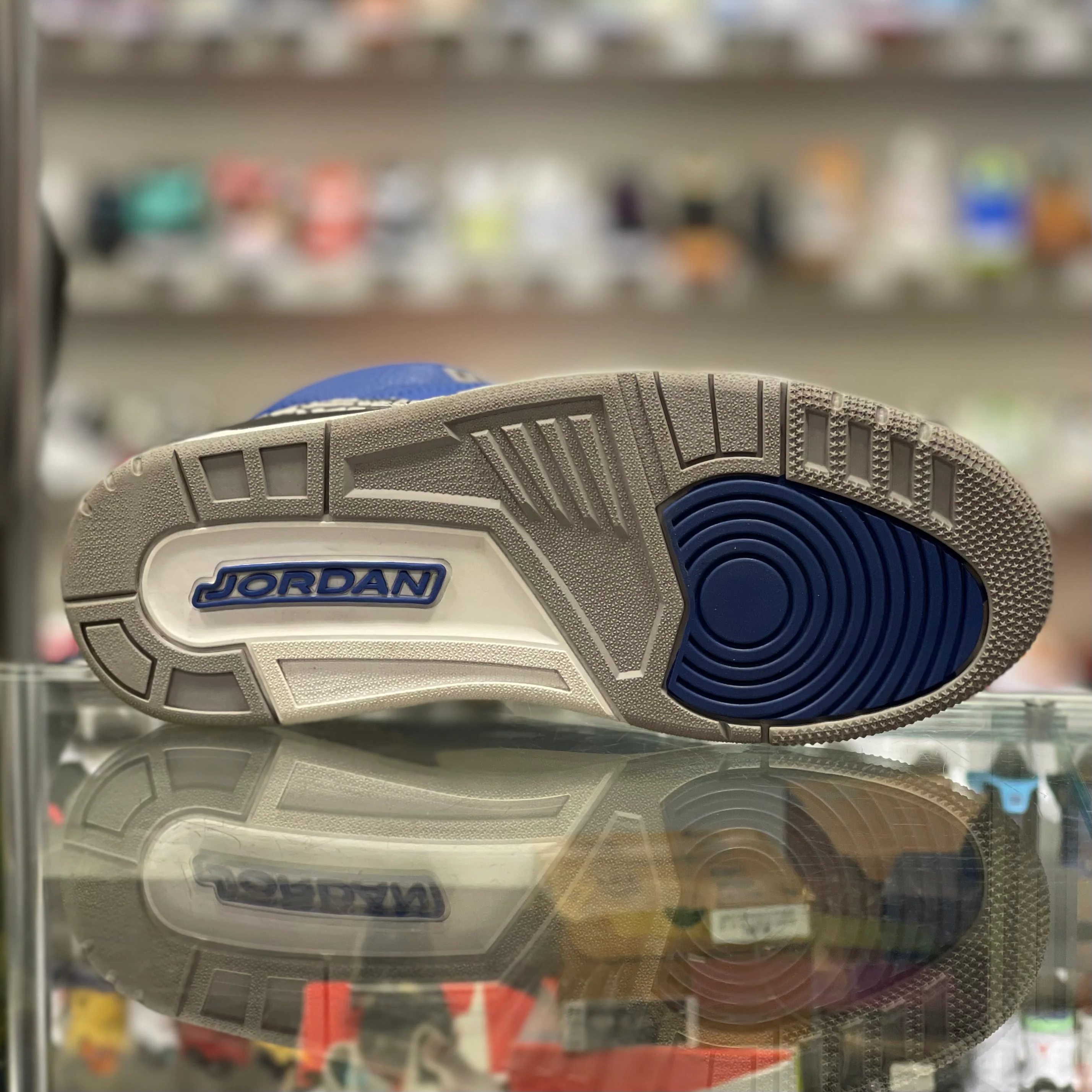 Air Jordan 3 Retro “Varsity Royal Cement” - Image 7