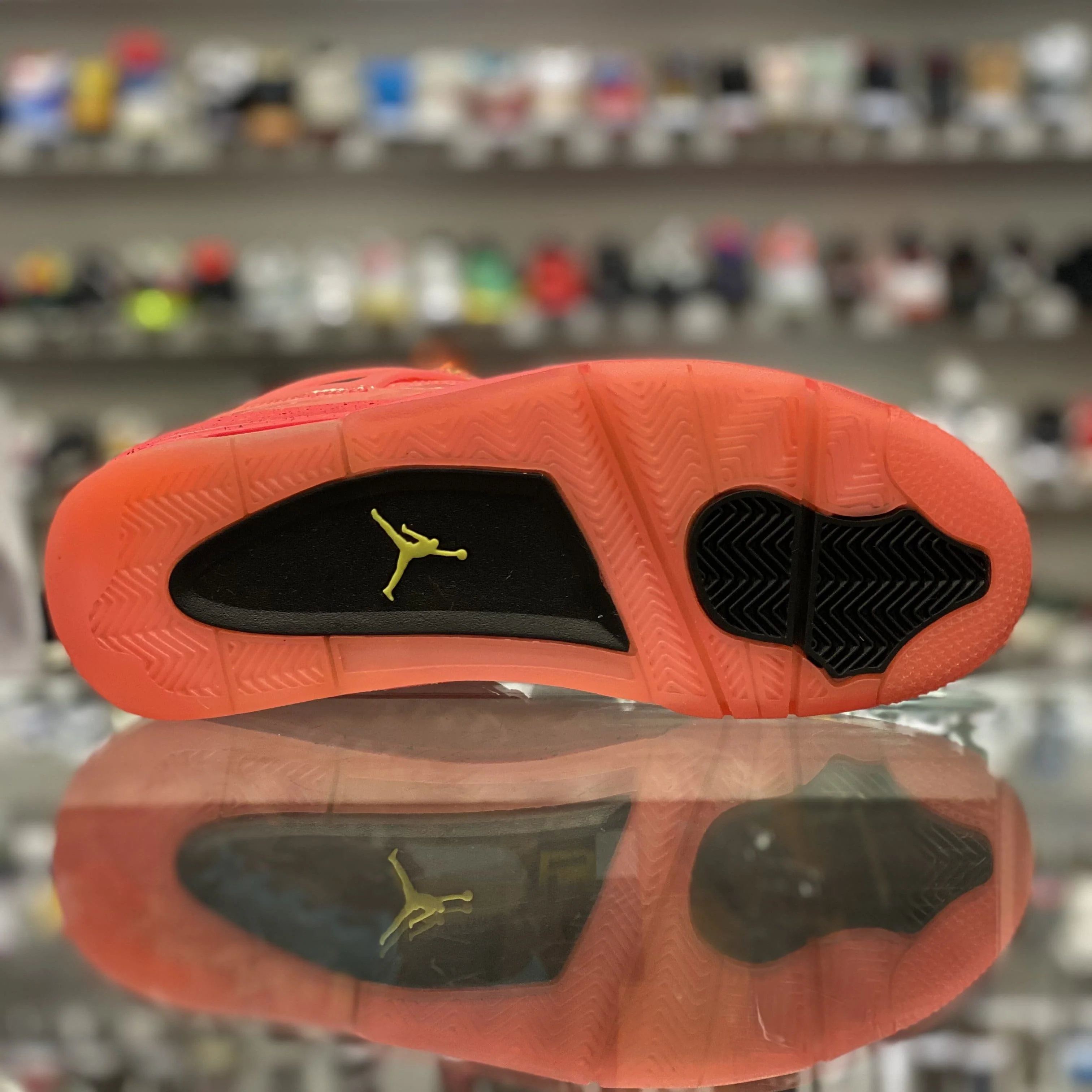 Air Jordan 4 Retro "Hot Punch” - Image 3