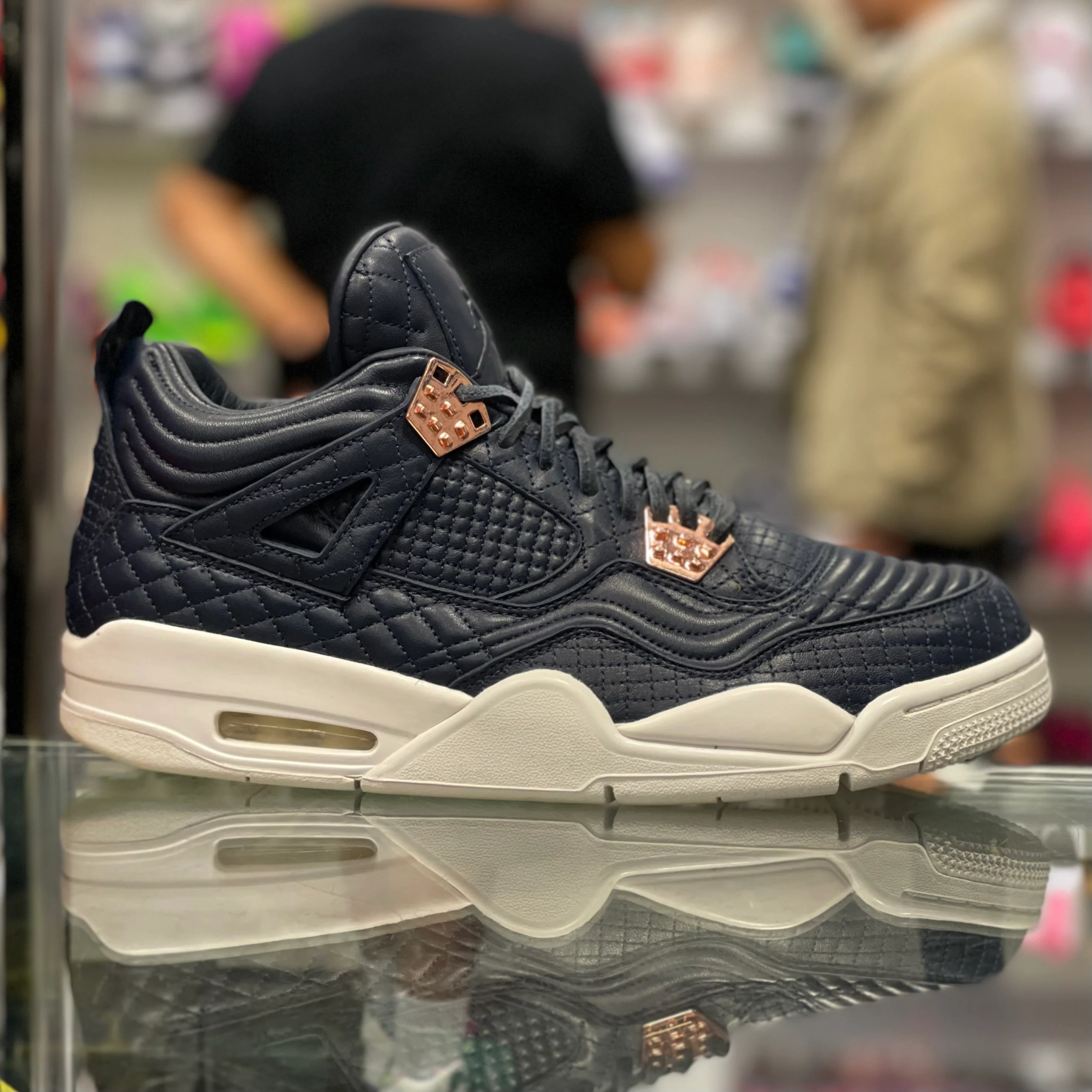 Air Jordan 4 Retro PRM “Obsidian” - Image 4