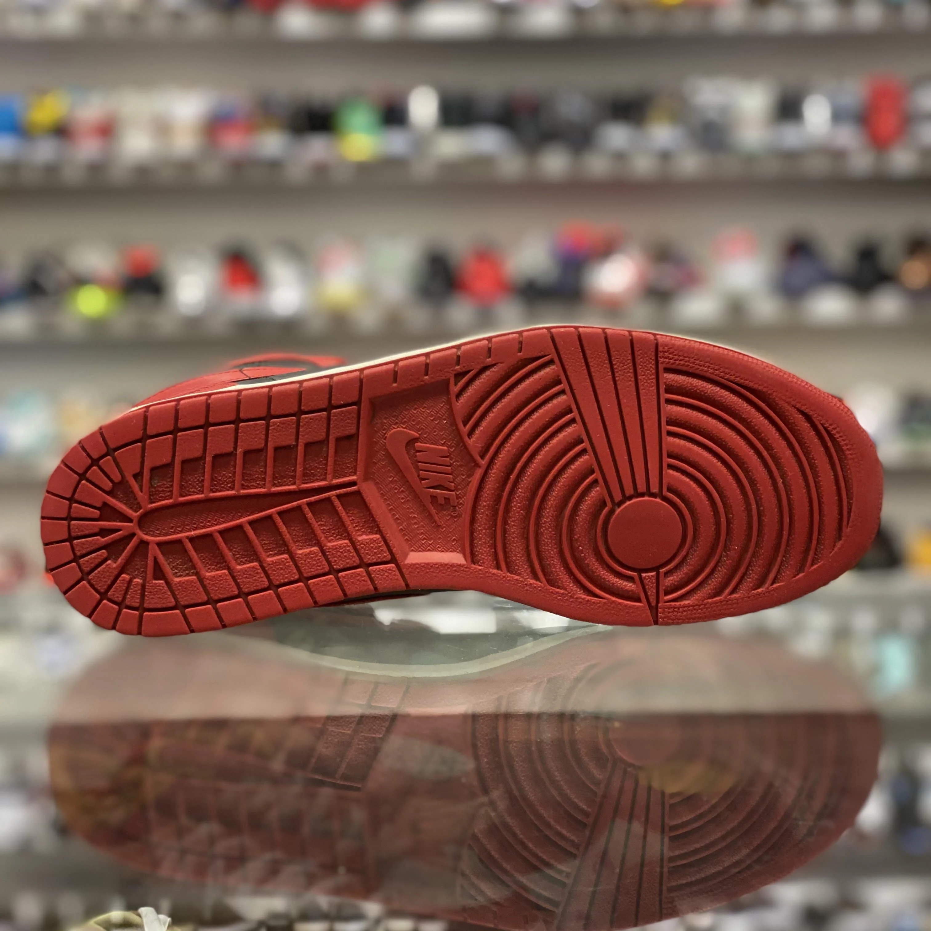 Air Jordan Retro 1 “2013 Bred” - Image 5