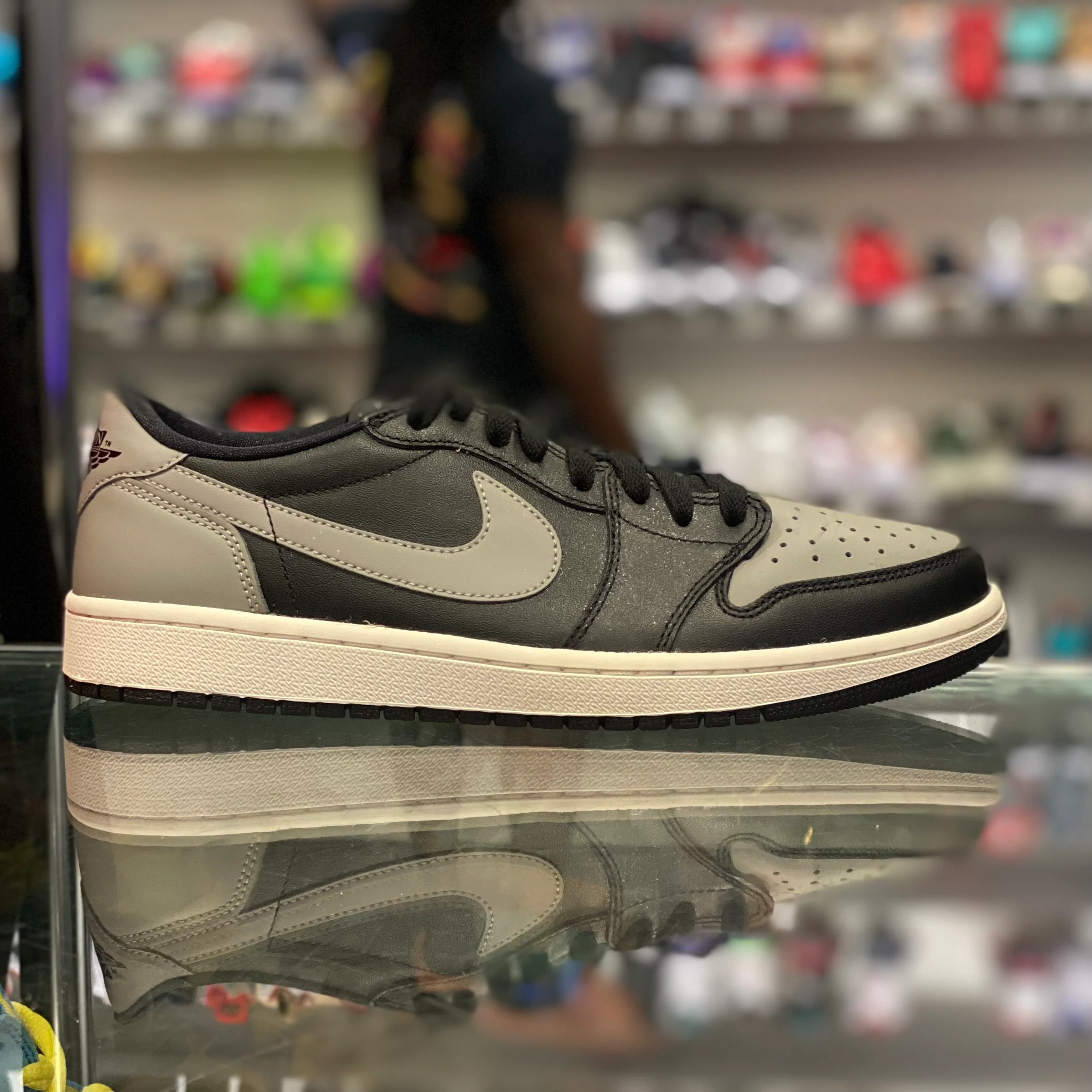 Air Jordan Retro 1 Low “Shadow” - Image 2