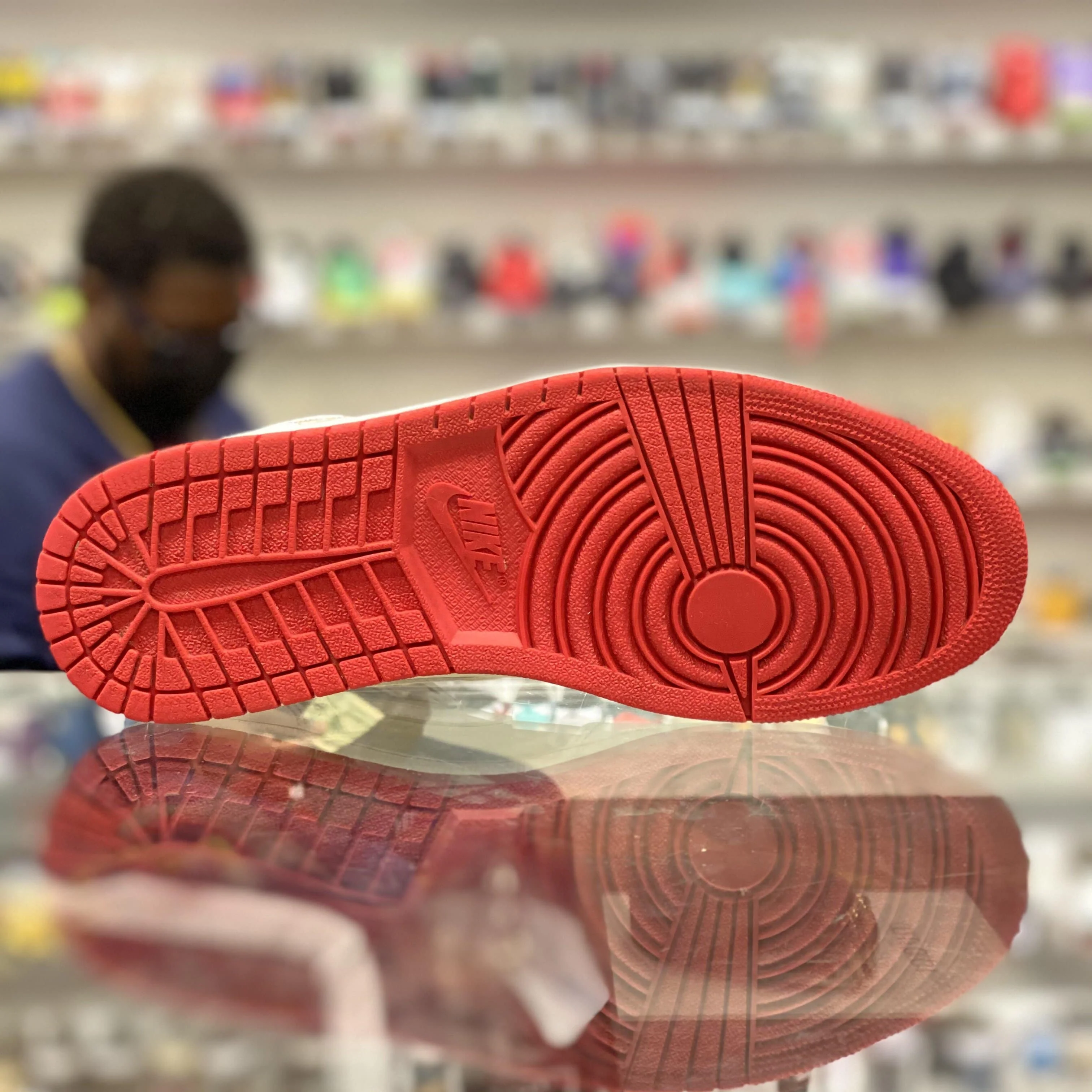 Air Jordan Retro 1 Mid “Hare” - Image 3