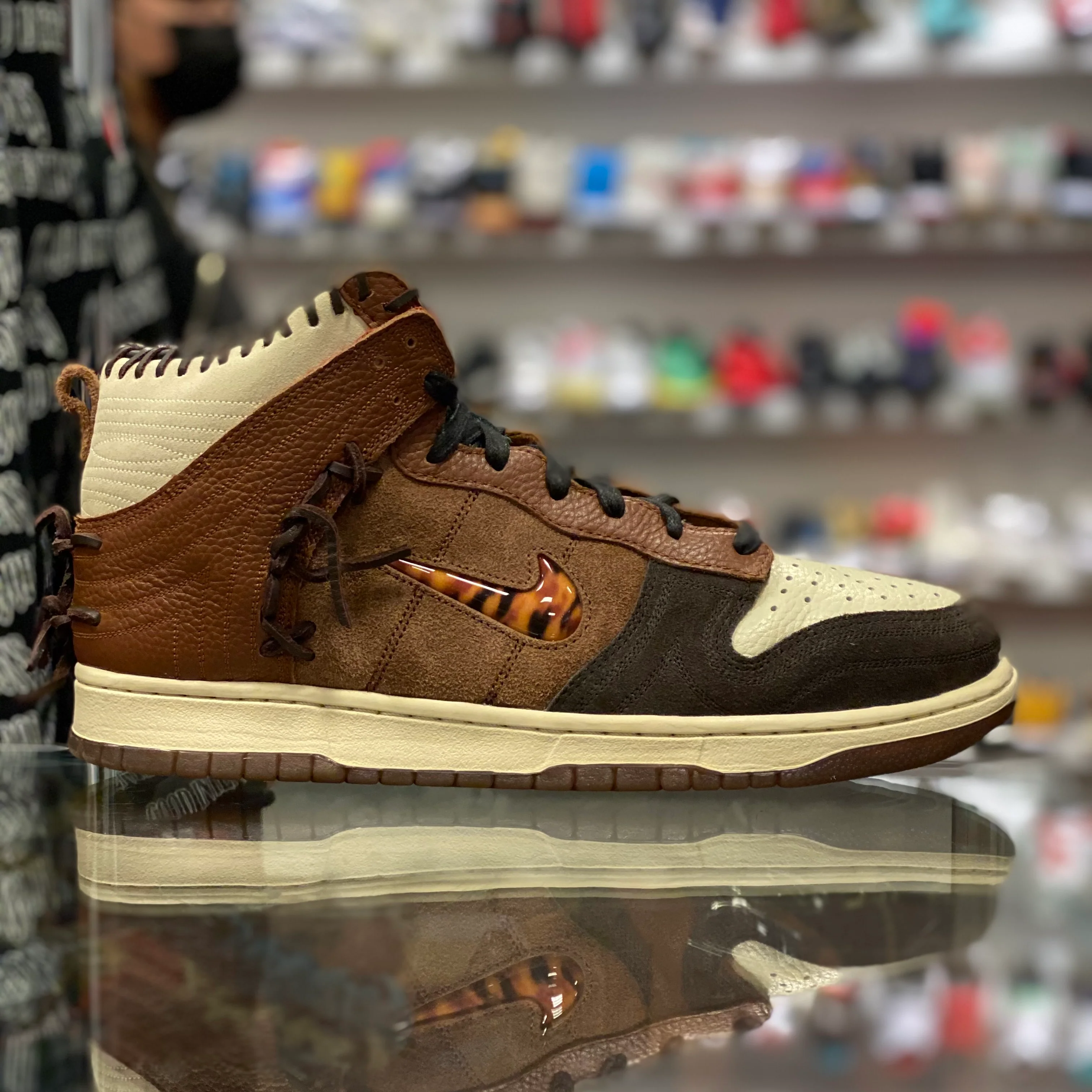 Dunk High Bodega “Legend Fauna Brown” - Image 4