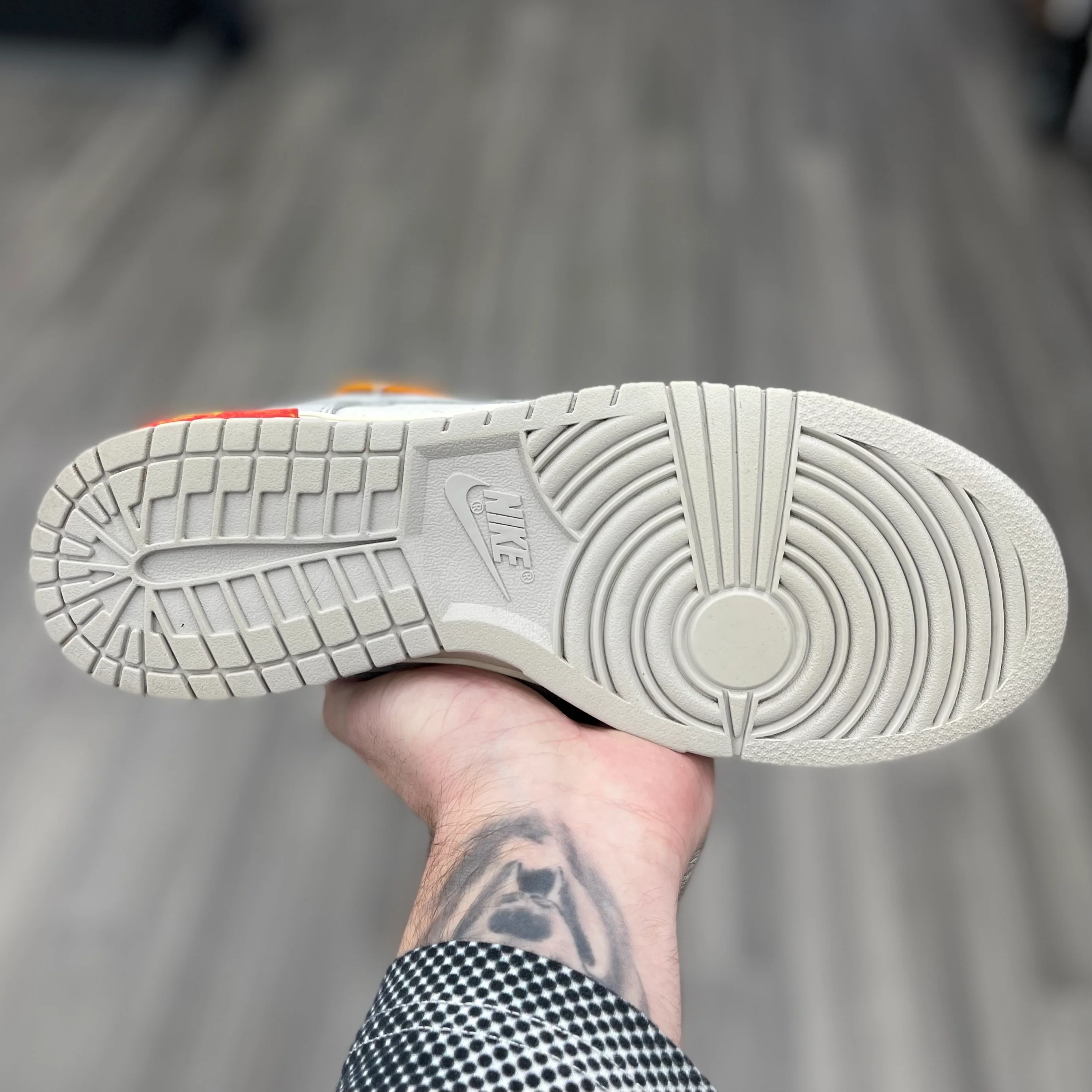 Dunk Low “Off White Lot 44” - Image 3