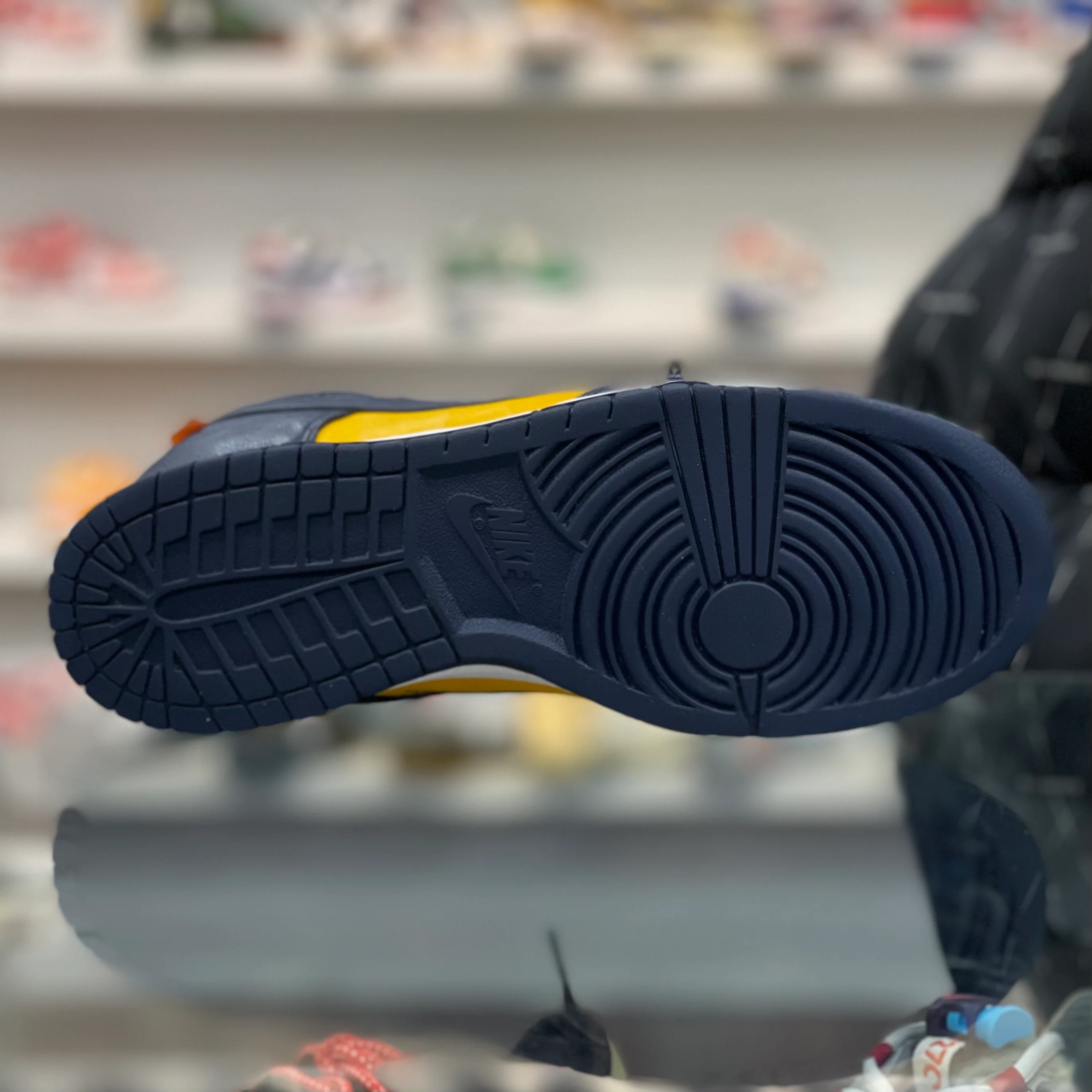 Dunk Low “Off White University Gold Midnight Navy” - Image 3