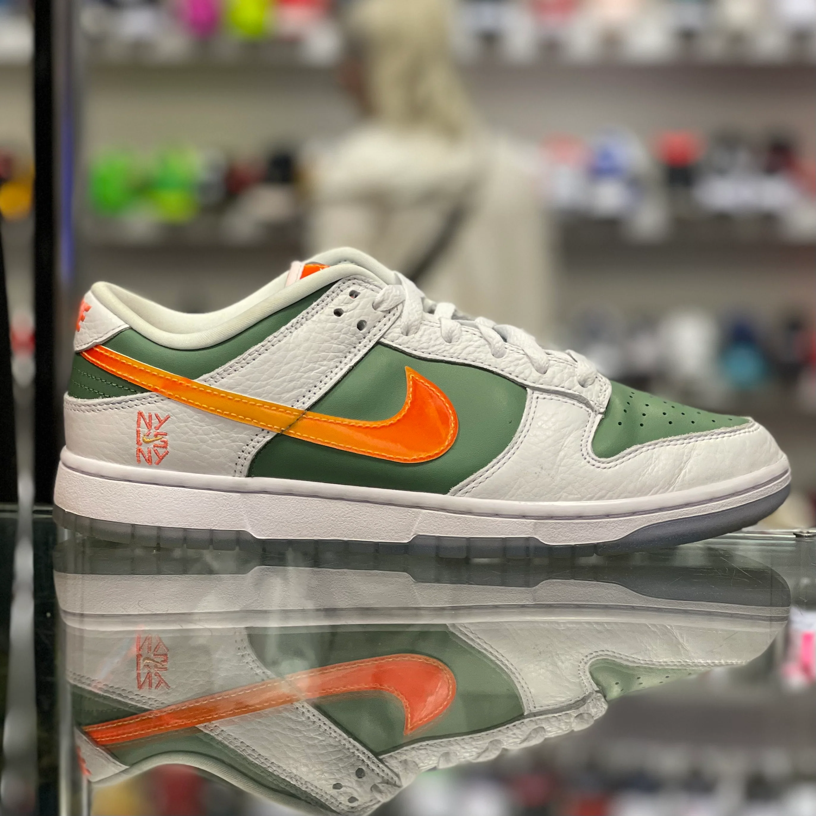 Dunk Low SE “NY VS NY” - Image 2