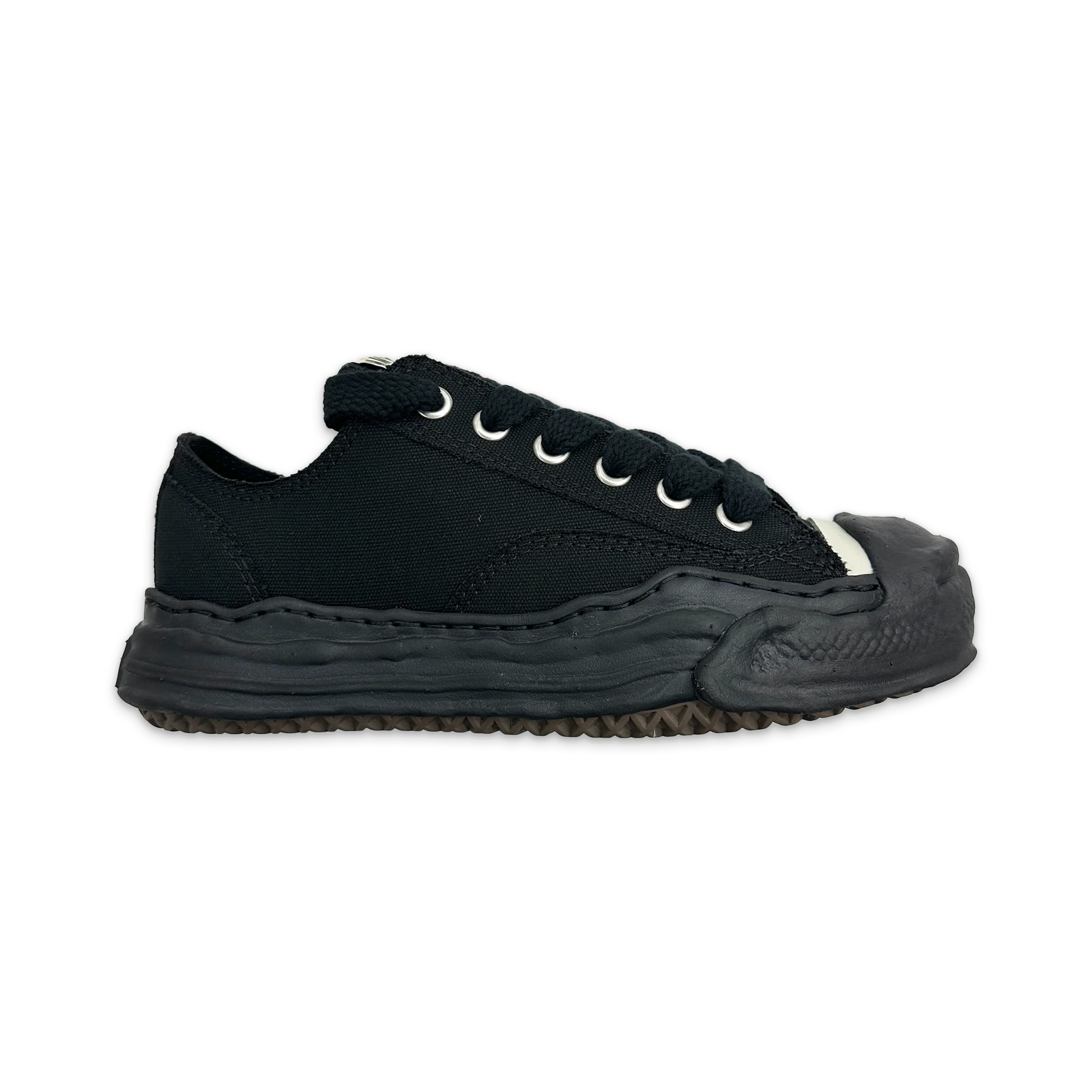 Hank Canvas Low "Triple Black"