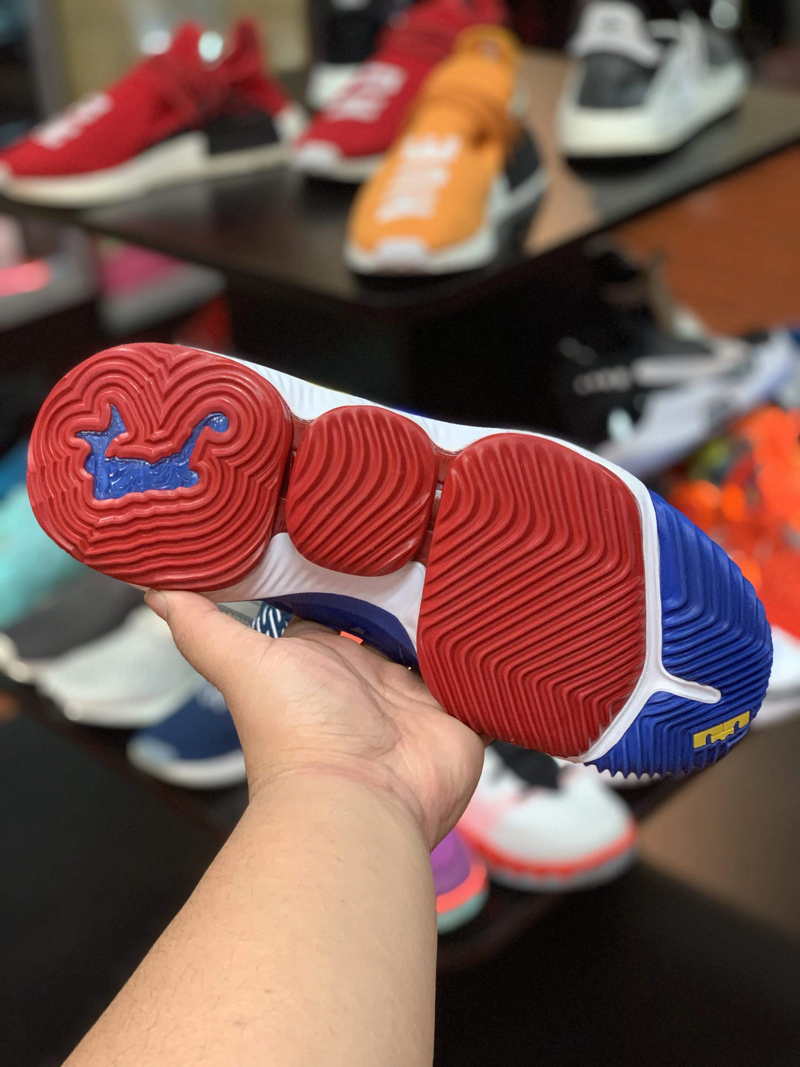 LeBron 16 “Superman SuperBron” - Image 3