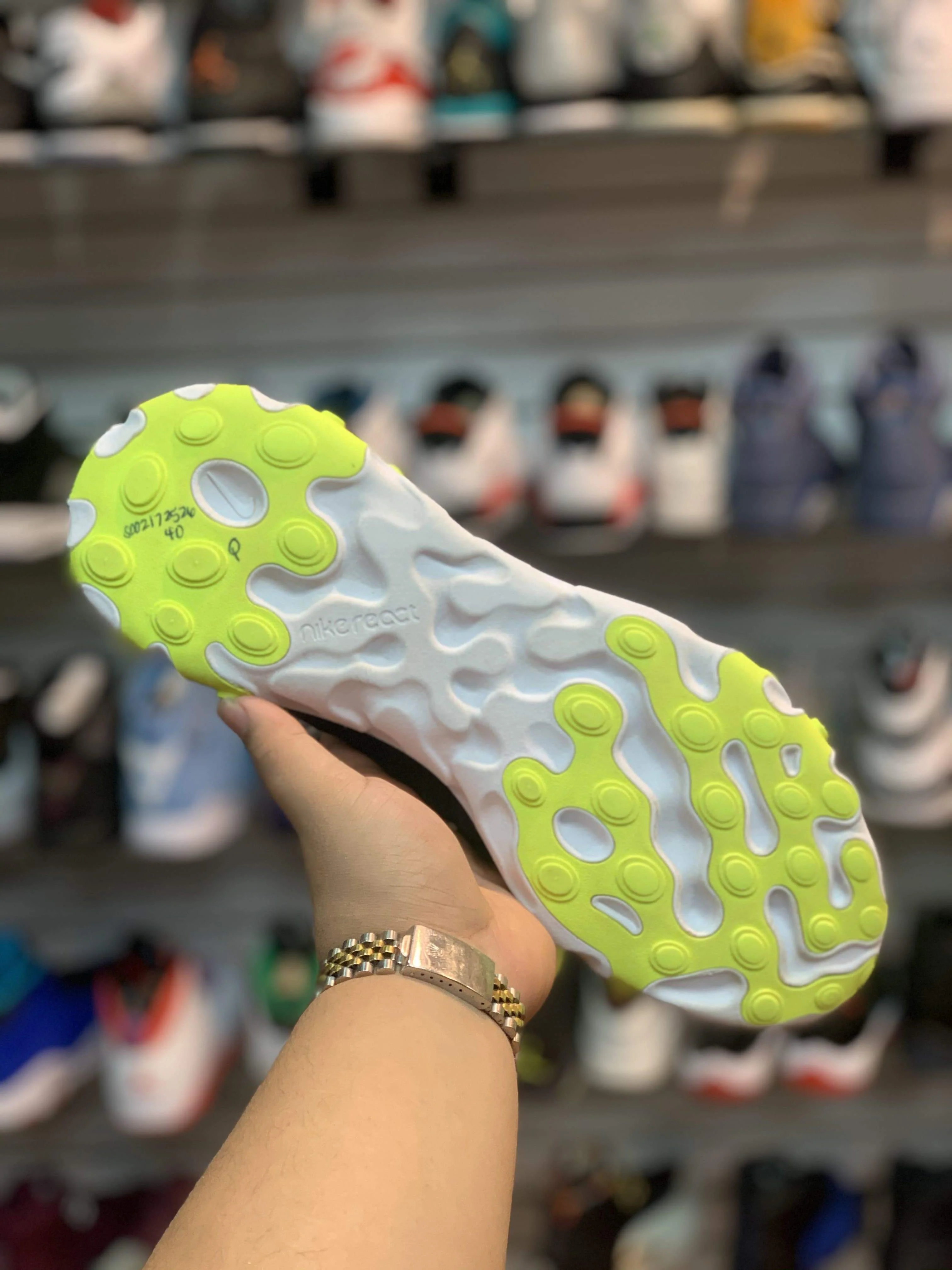 React Element 55 “Black Wolf Grey Volt” - Image 3