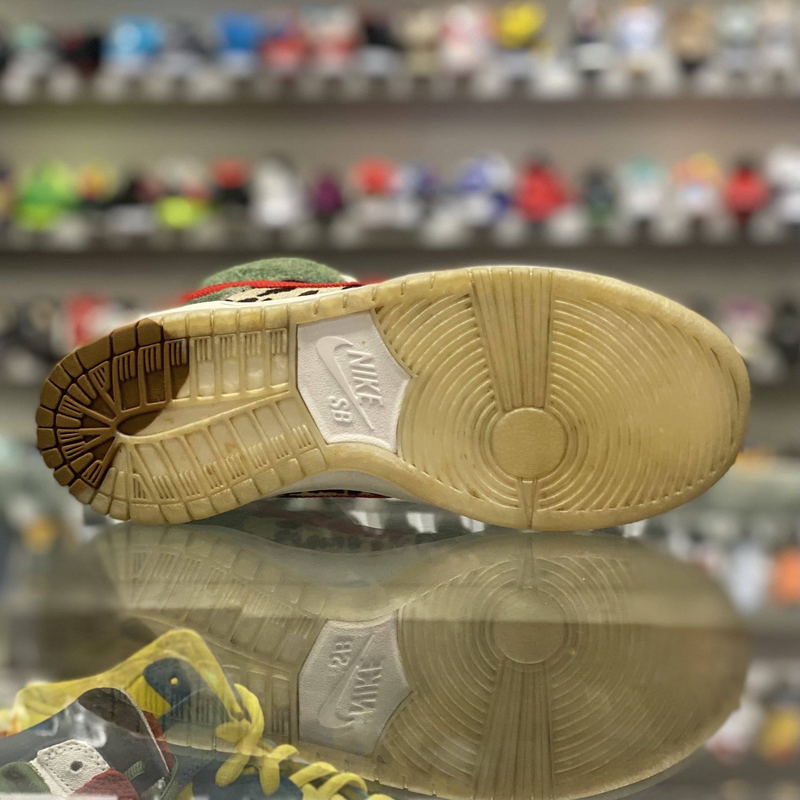 SB Dunk High “Dog Walker” - Image 11