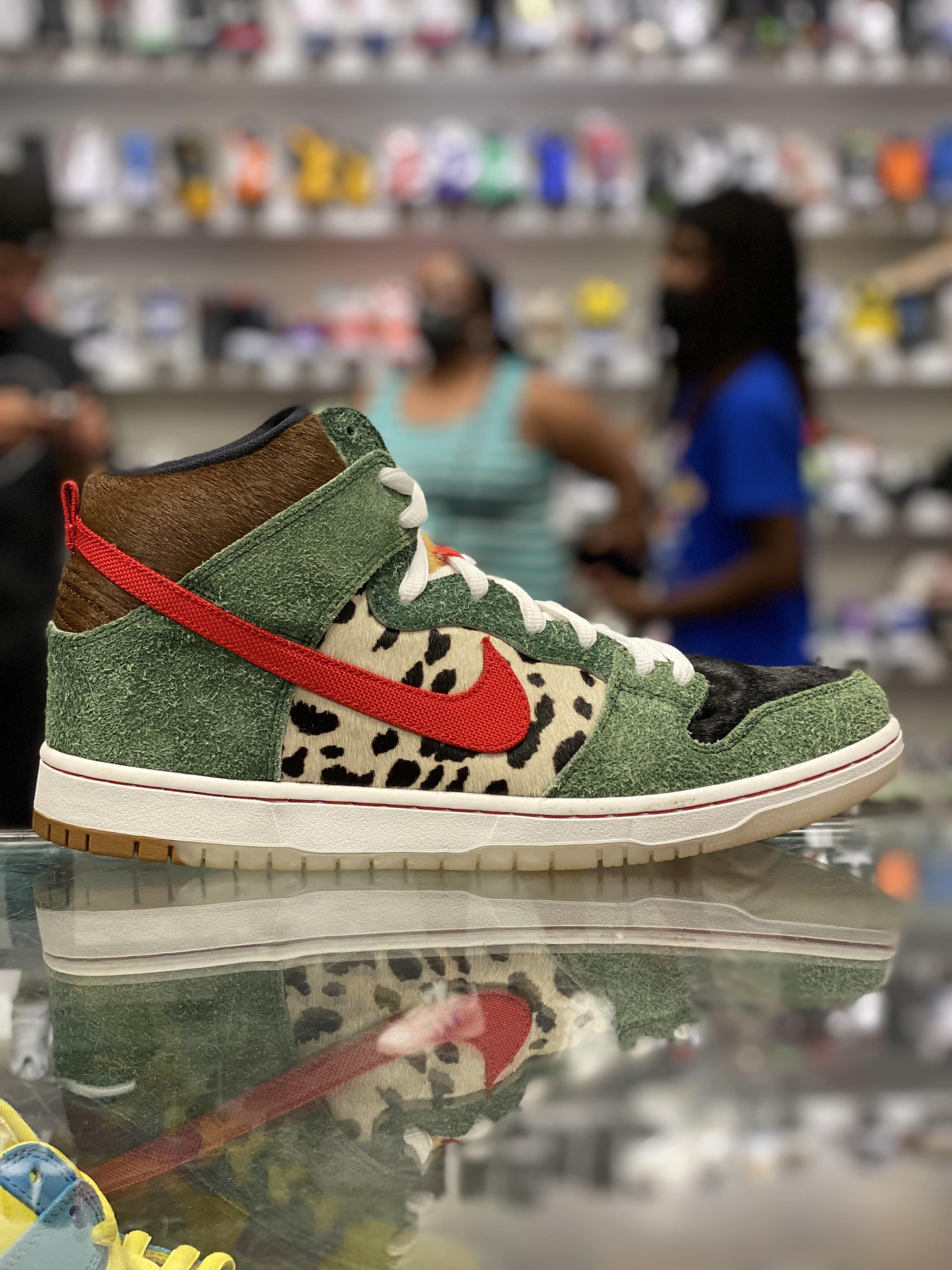 SB Dunk High “Dog Walker” - Image 12