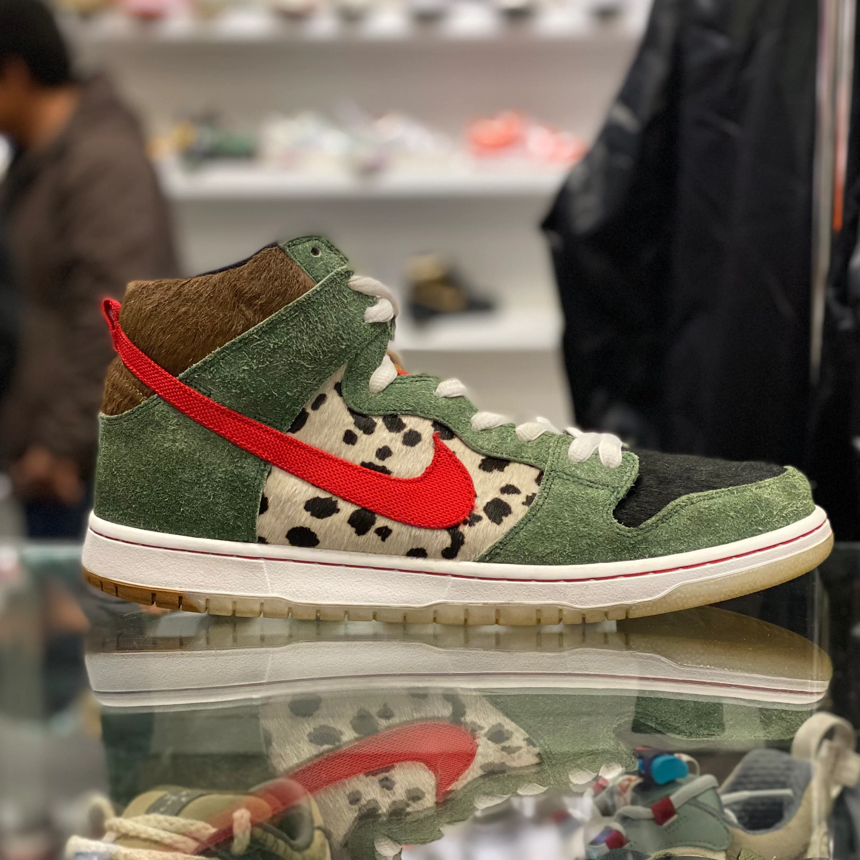 SB Dunk High “Dog Walker” - Image 15