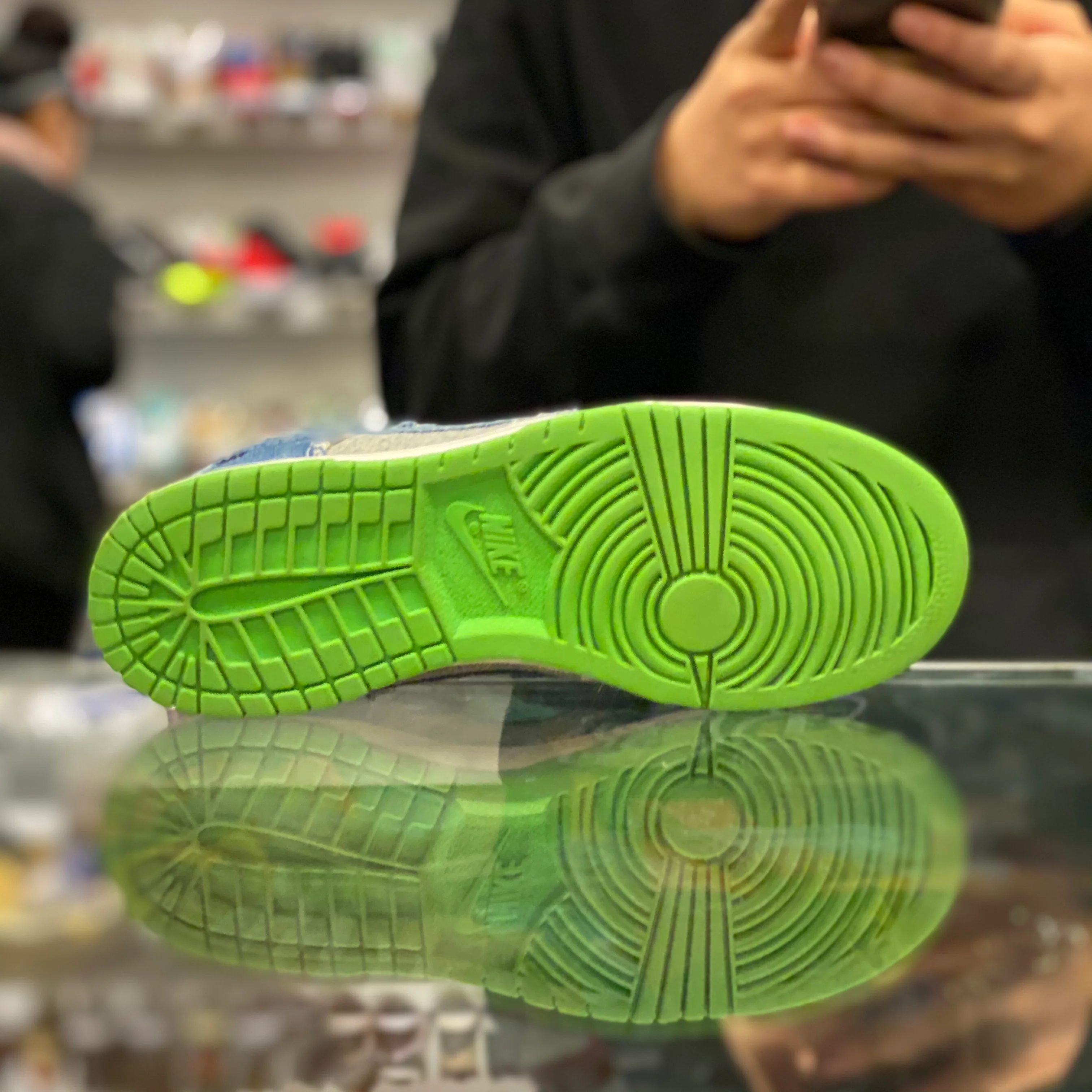 SB Dunk Low “Denim Hulk” - Image 3