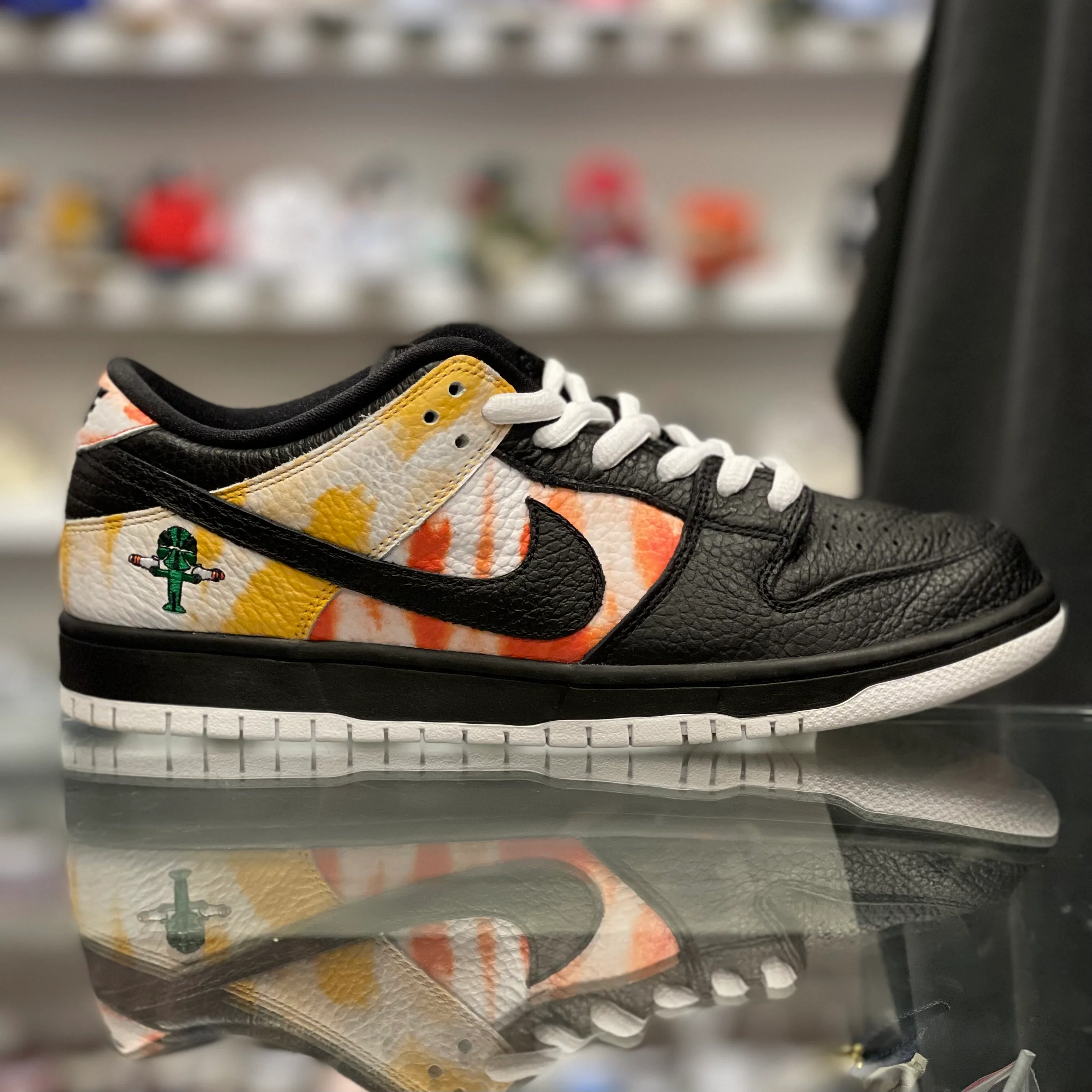 Sb Dunk Low Ray Gun “Tie-Dye Black” - Image 12