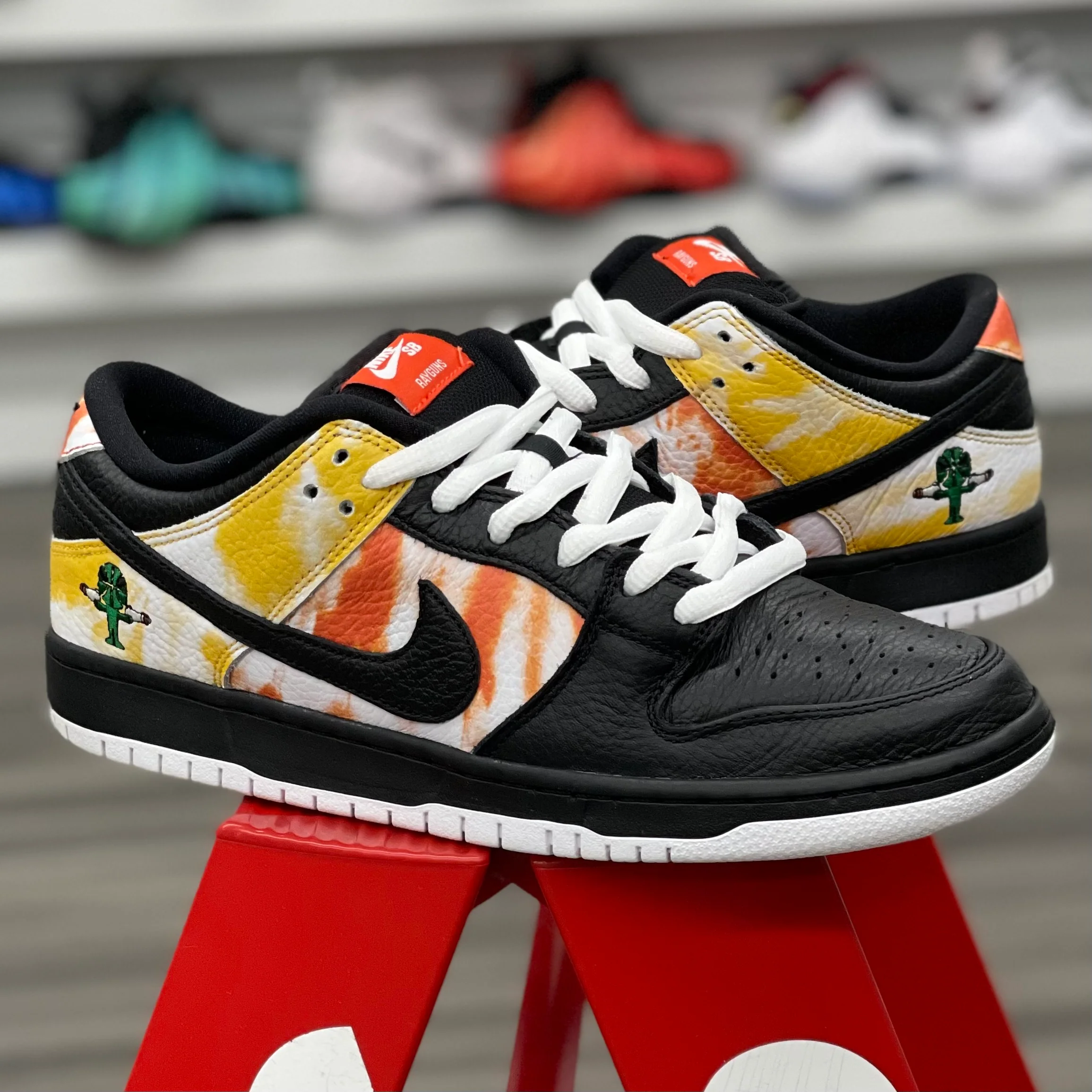 Sb Dunk Low Ray Gun “Tie-Dye Black” - Image 6