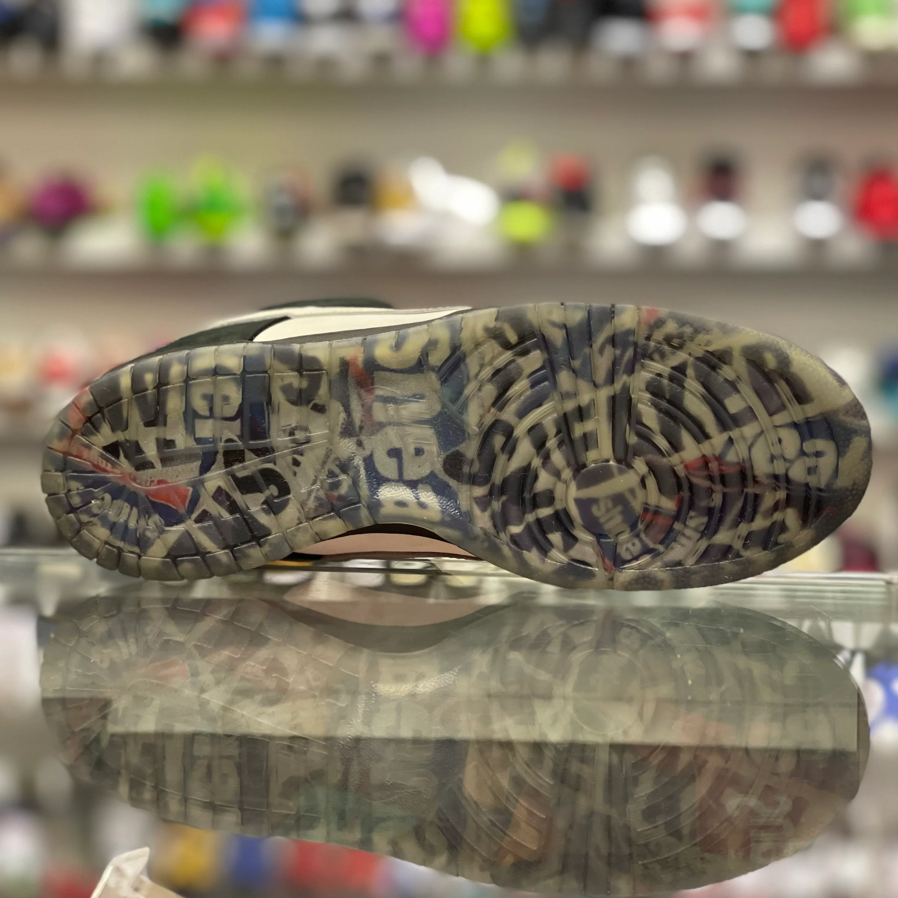 SB Dunk Low “Staple Panda Pigeon” - Image 3