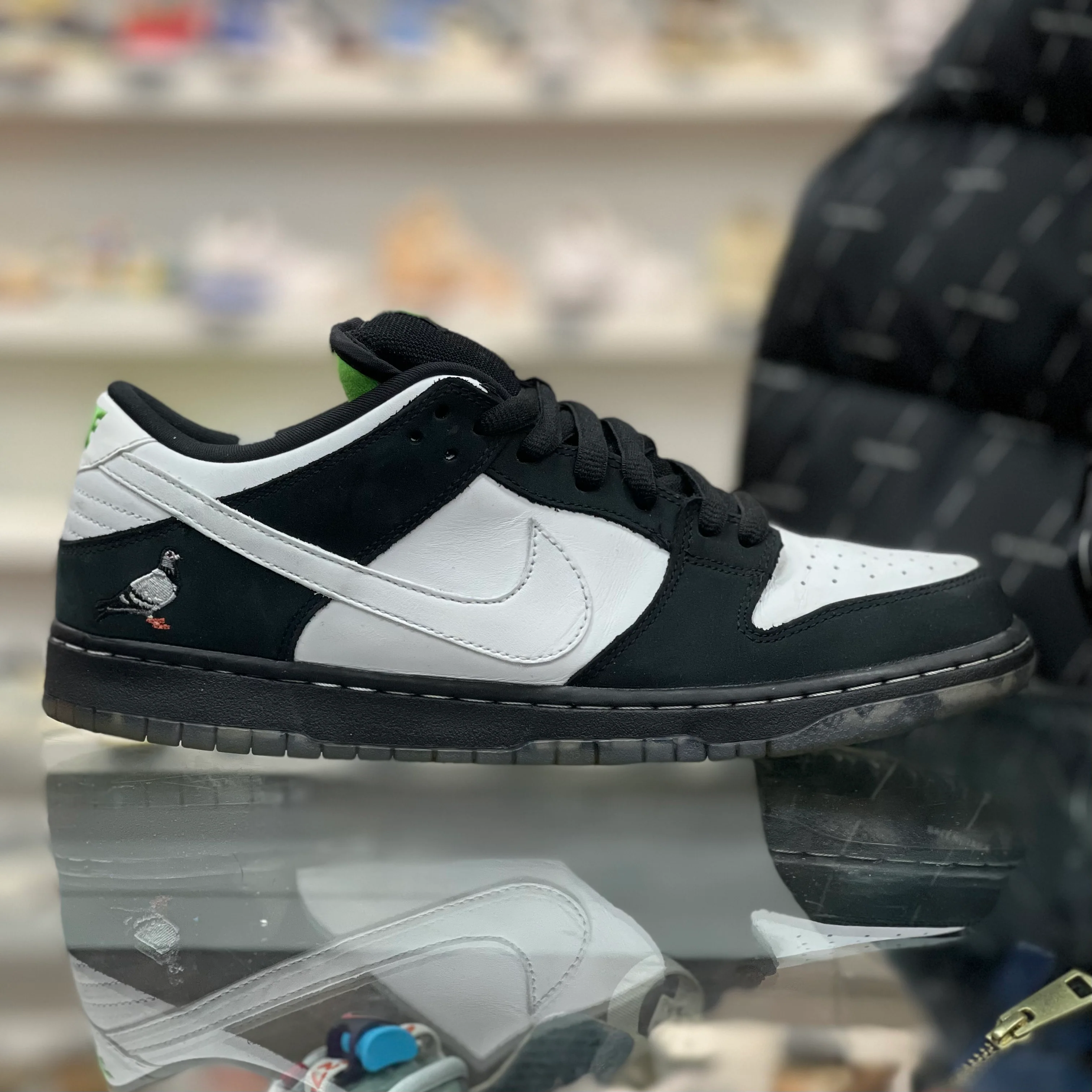 SB Dunk Low “Staple Panda Pigeon” - Image 4