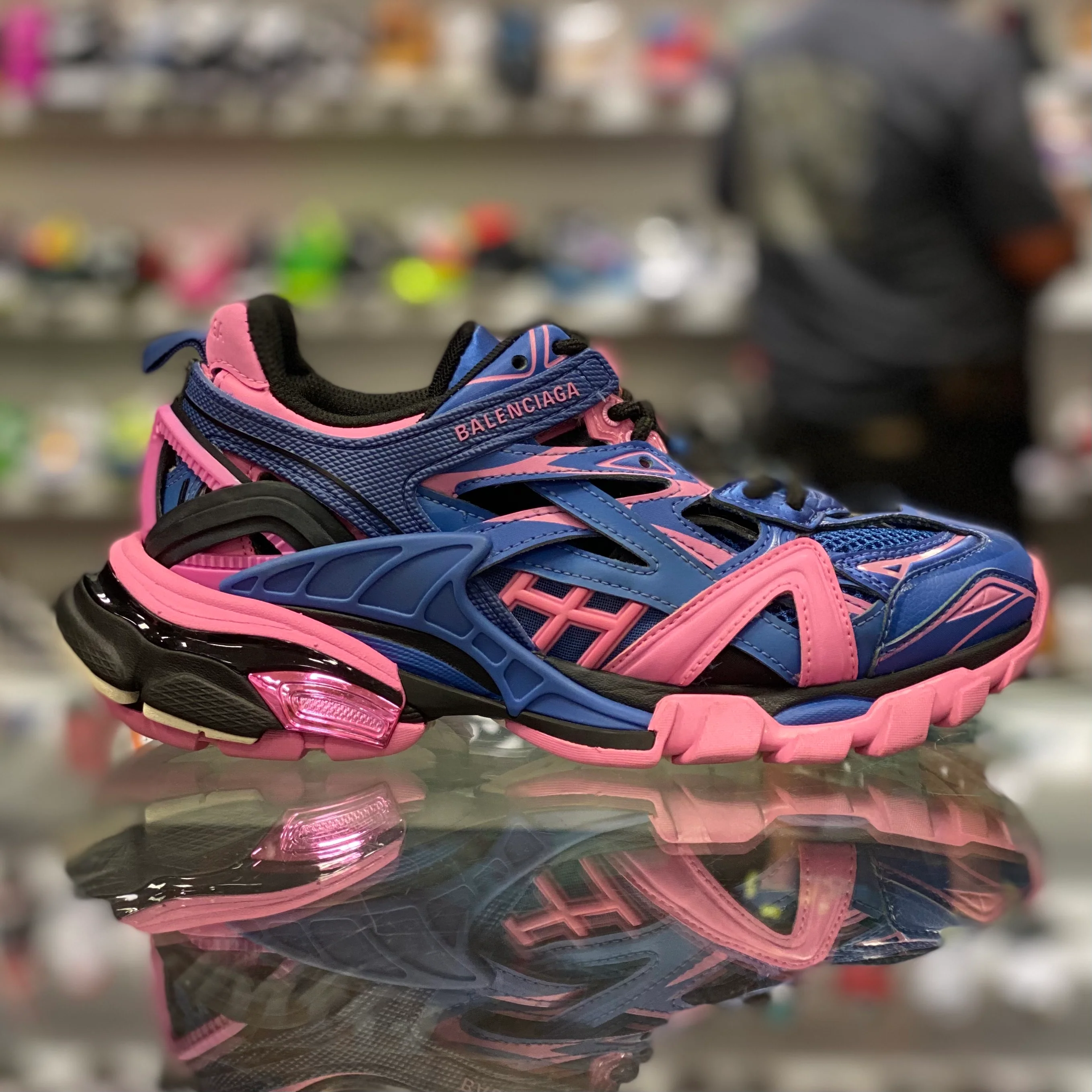 Track 2.0 “Blue Pink” - Image 2