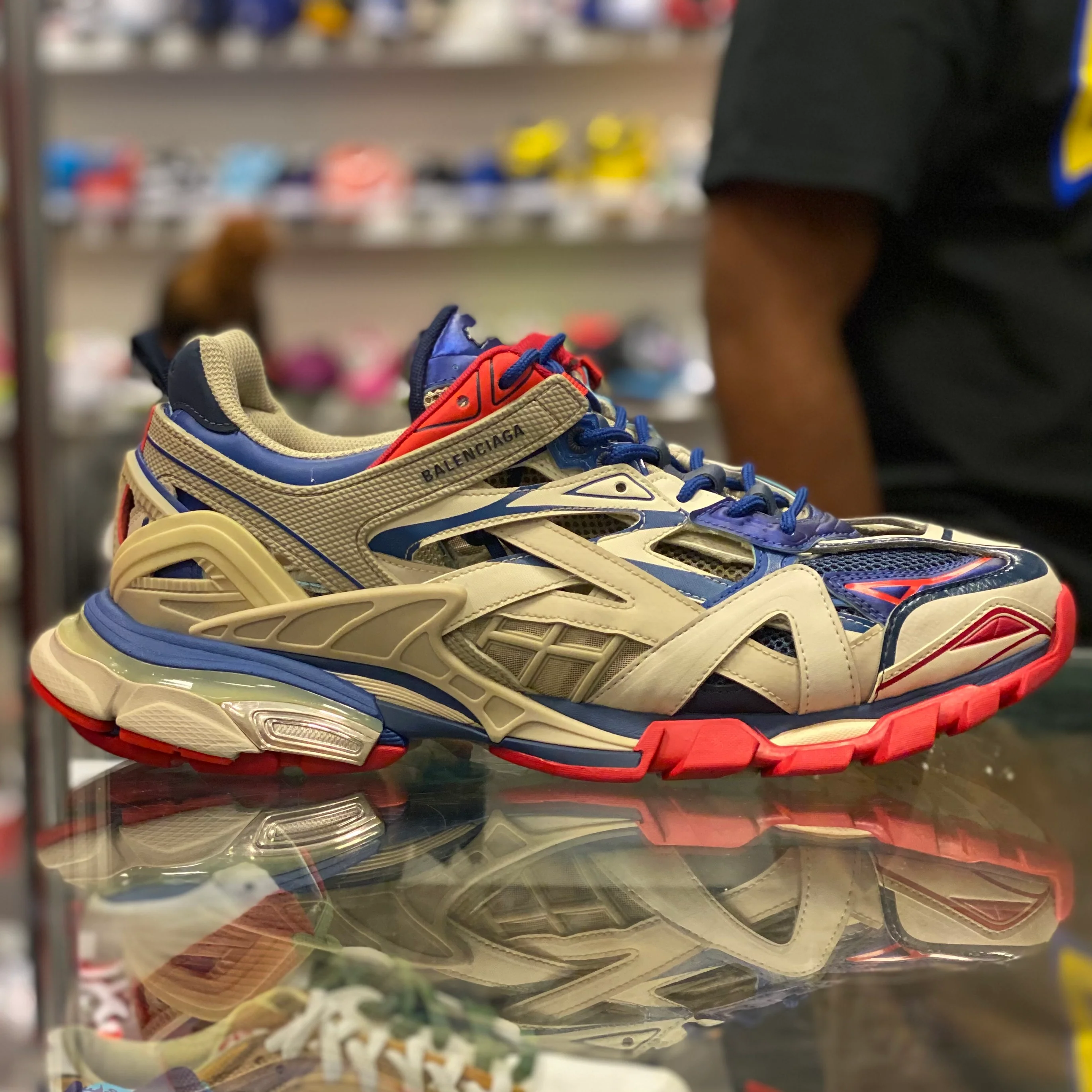 Track 2.0 “Blue Red” - Image 2