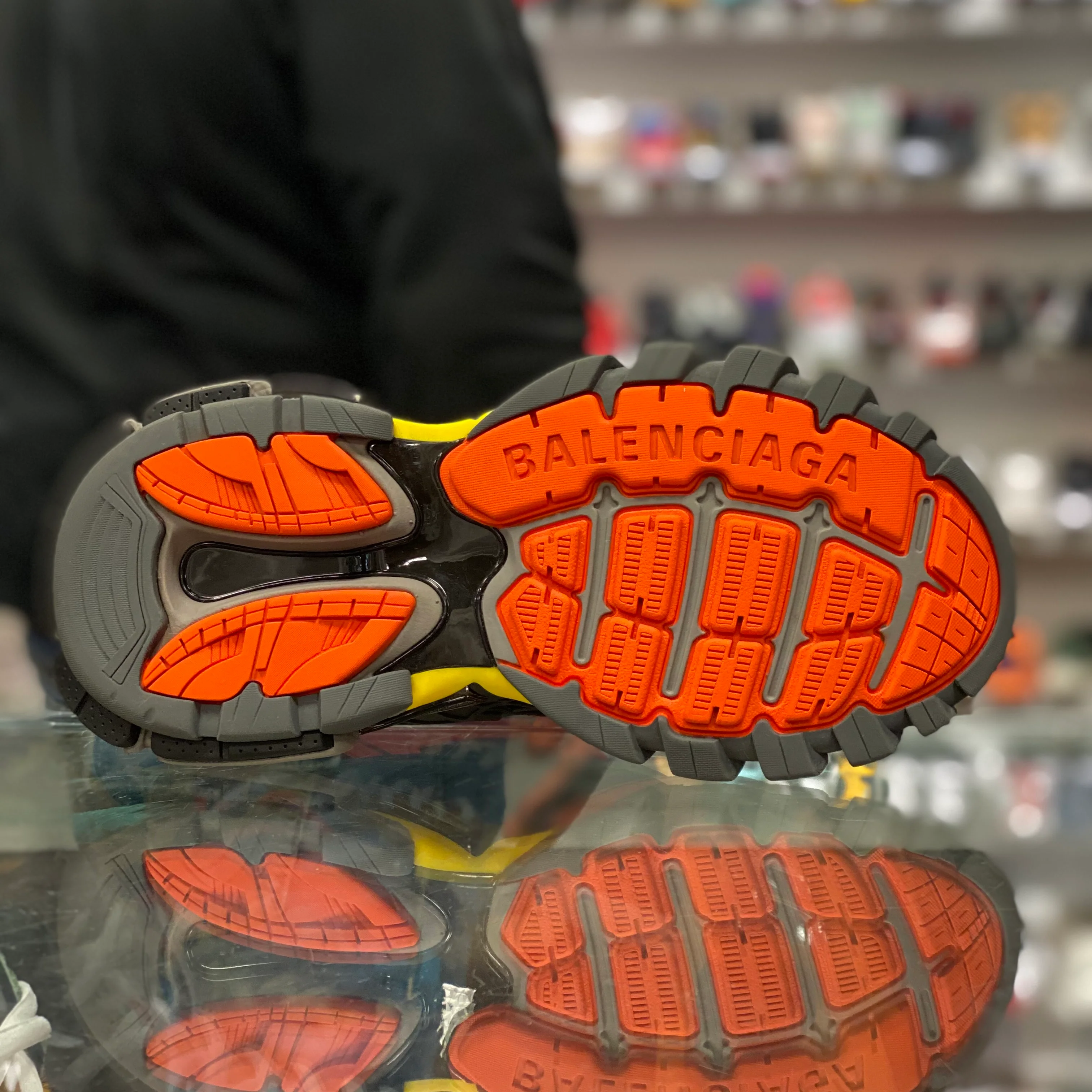 Track 2.0 “Orange Black” - Image 2