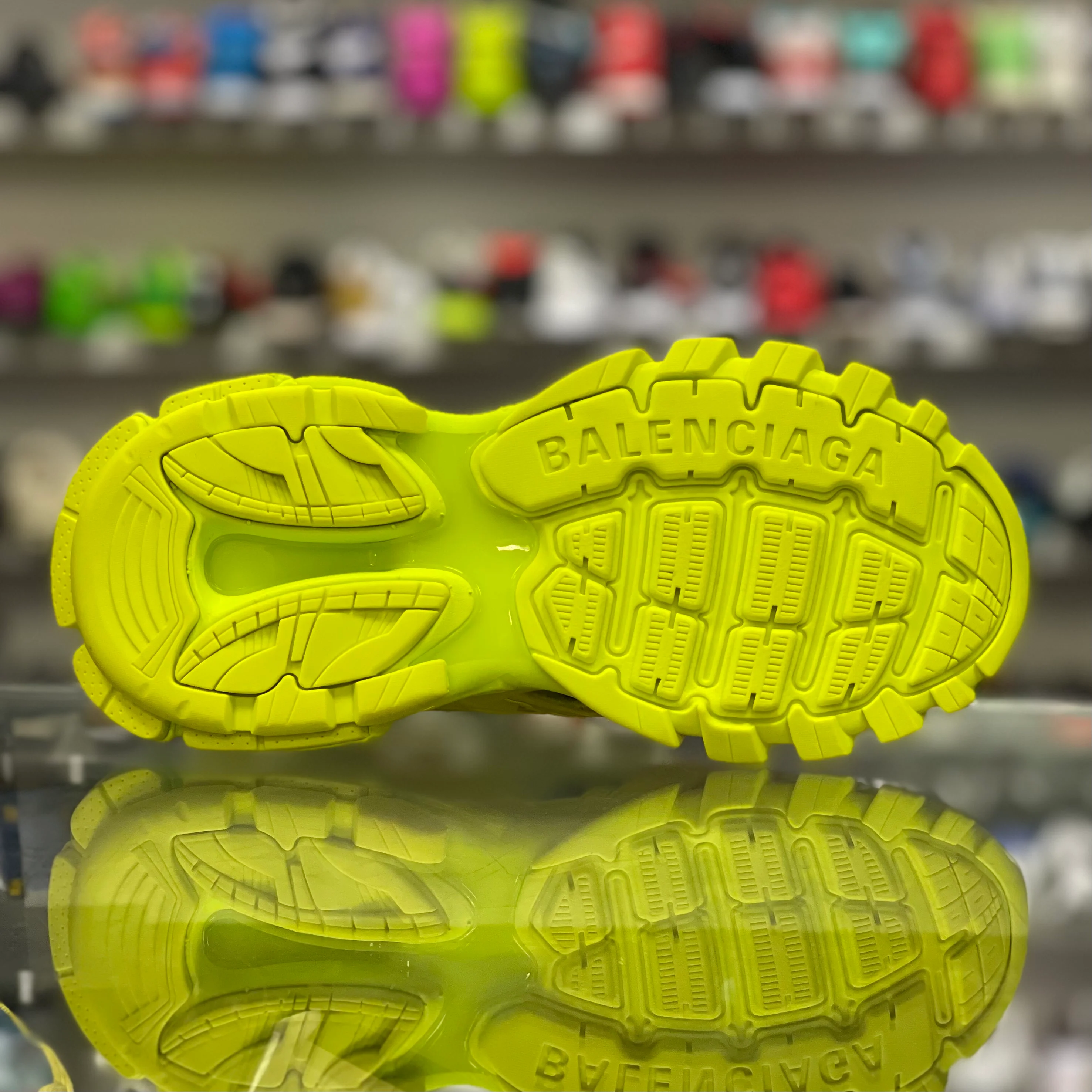 Track 2 “Fluo Yellow” - Image 3