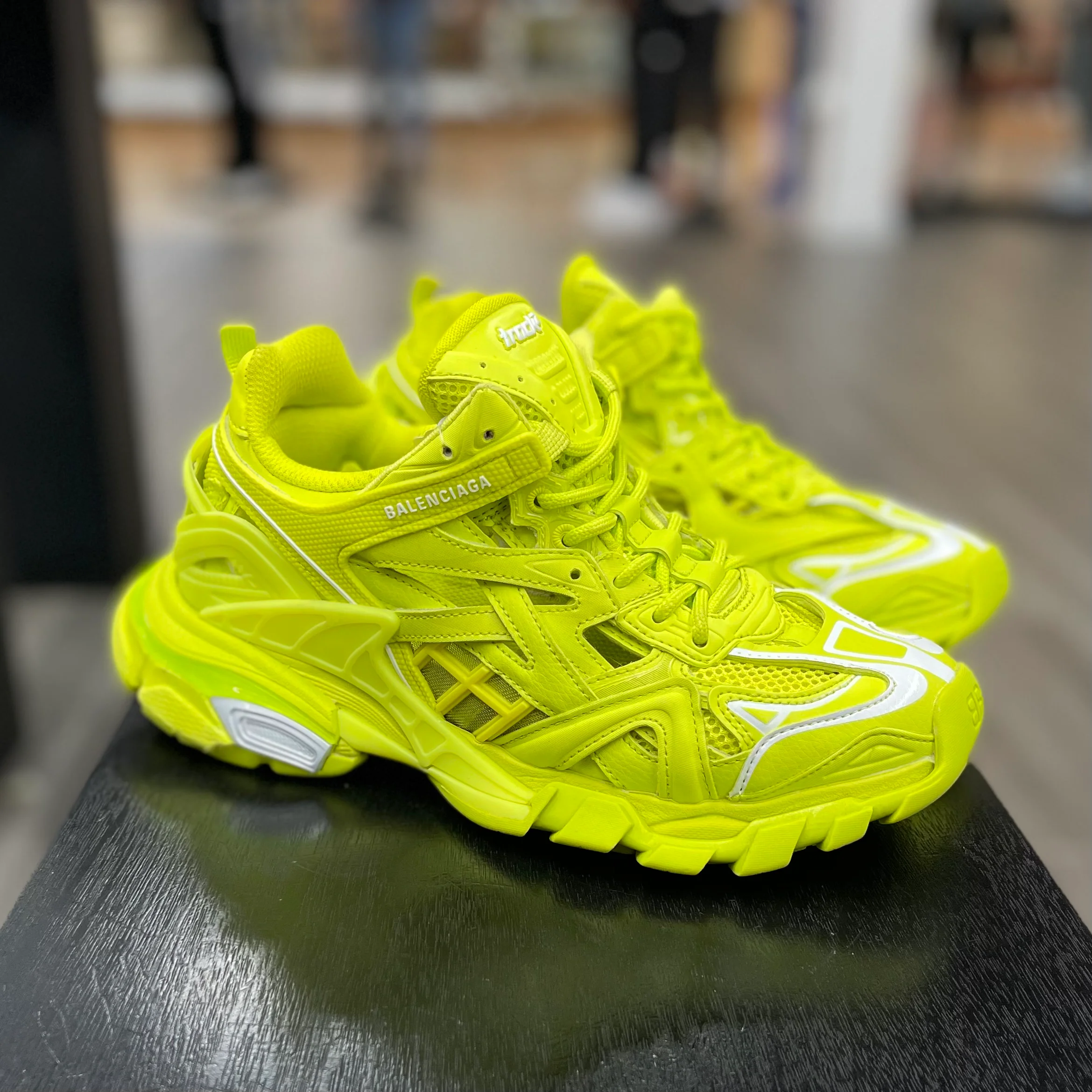 Track 2 “Fluo Yellow” - Image 4
