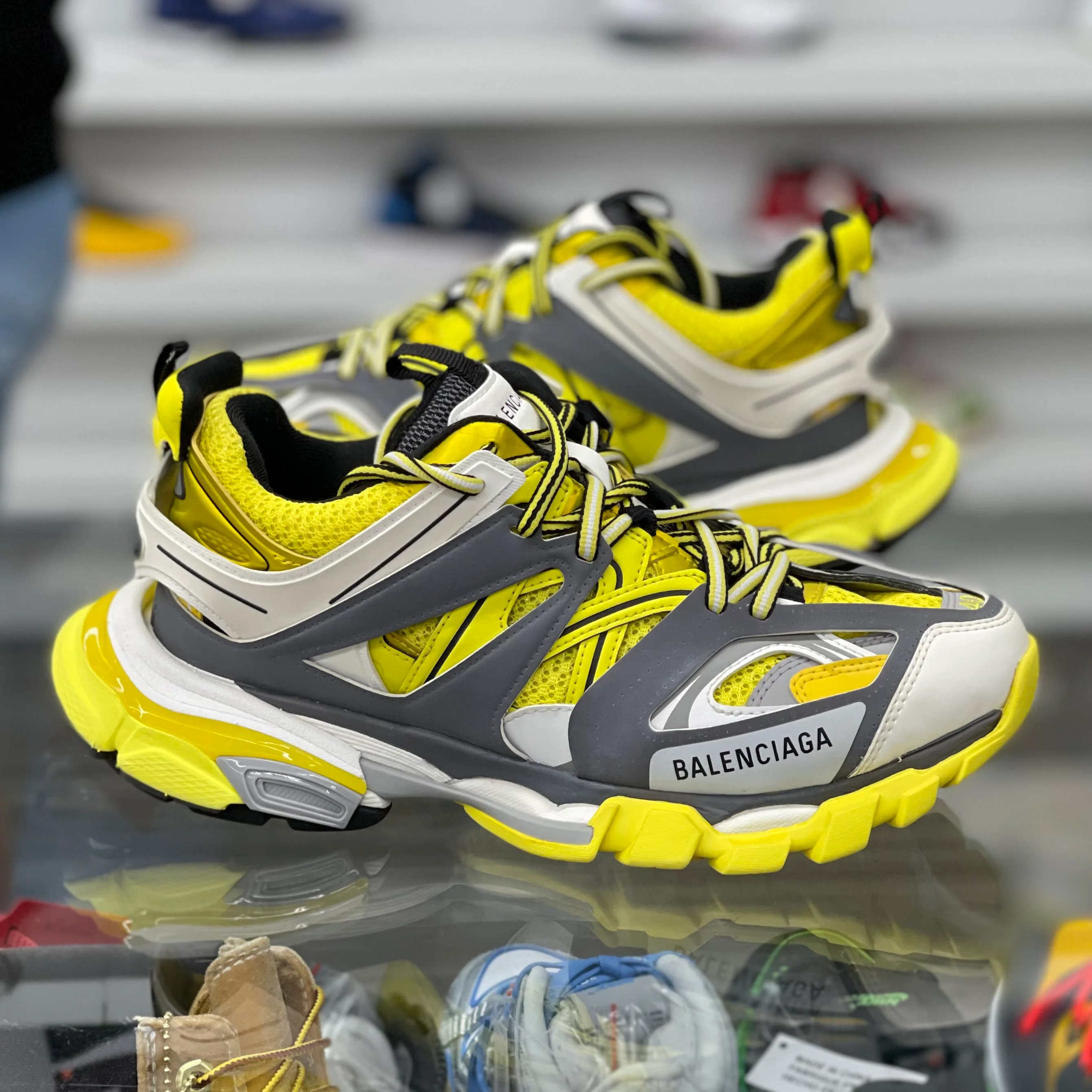 Track  “Grey & Yellow” - Image 2