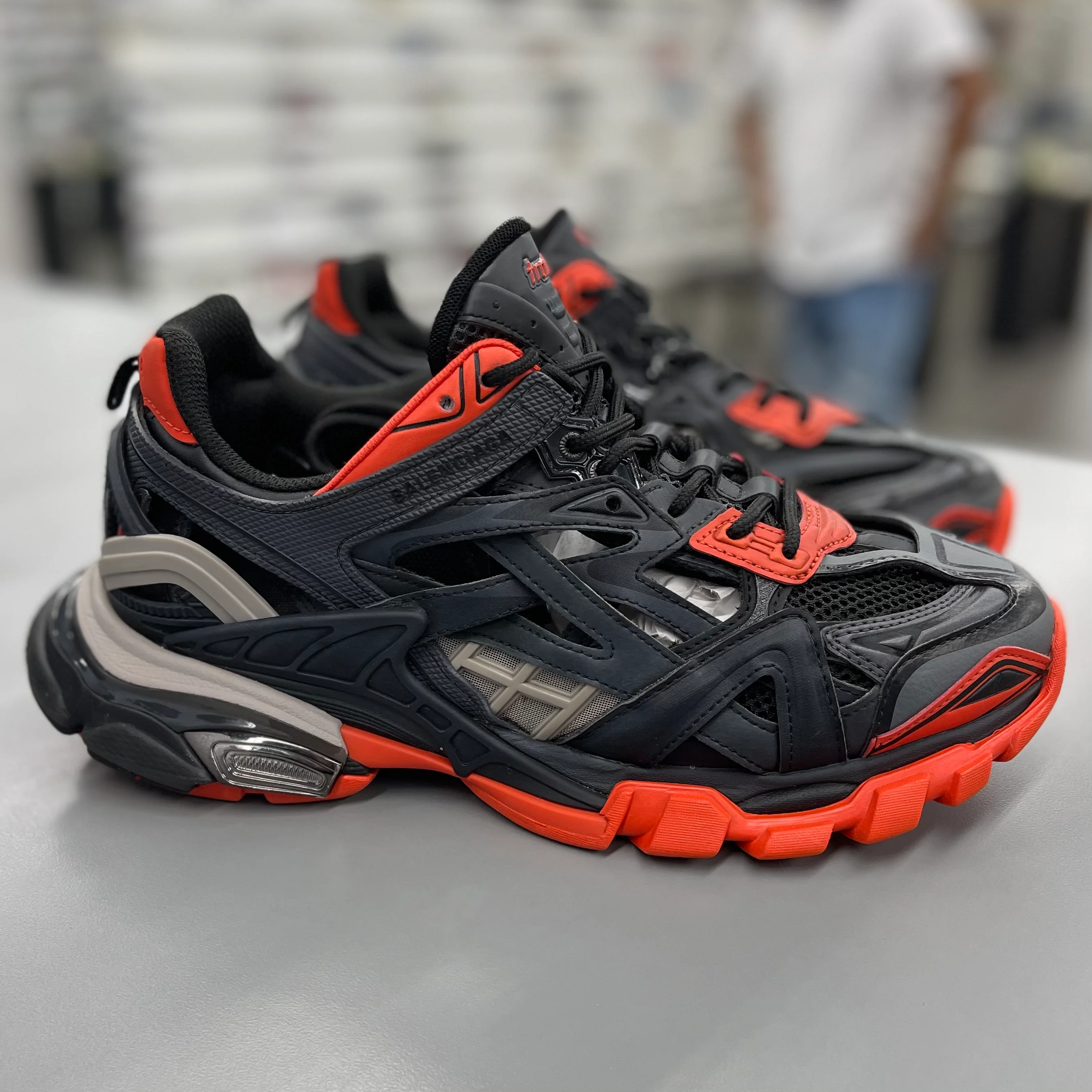 Track Runner “Orange Black” - Image 2